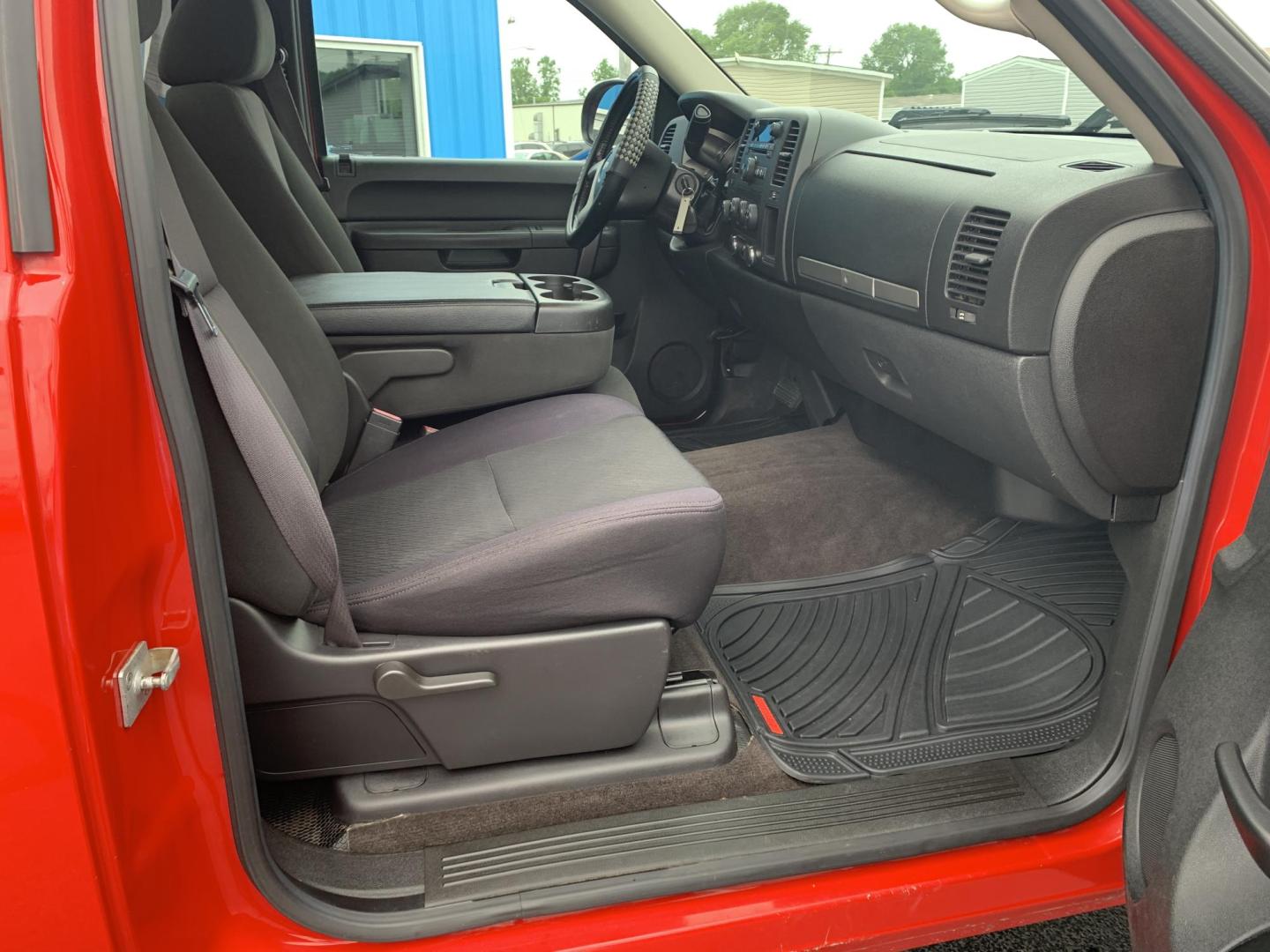 2013 RED /BLACK Chevrolet Silverado 2500HD LT Long Box 4WD (1GC0KXCG2DF) with an 6.0L V8 OHV 16V FFV engine, Automatic transmission, located at 506 S. Kingshighway, Cape Girardeau, MO, 63703, (573) 235-5000, 37.294991, -89.553635 - 2013 Chevrolet Silverado 2500HD LT Long Box 4WD 115,xxx miles 4 wheel drive Cruise Power windows/locks/door We have financing available and we accept trades! Fill out a credit application on our website or come by today! If you have any questions, give us a call at (573) 235-5000 or visit our - Photo#11