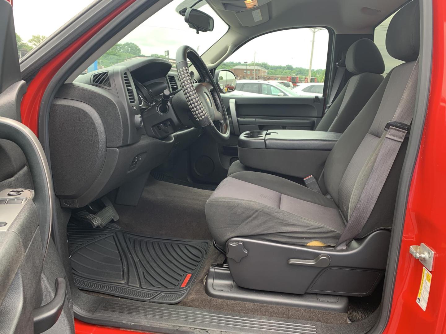 2013 RED /BLACK Chevrolet Silverado 2500HD LT Long Box 4WD (1GC0KXCG2DF) with an 6.0L V8 OHV 16V FFV engine, Automatic transmission, located at 506 S. Kingshighway, Cape Girardeau, MO, 63703, (573) 235-5000, 37.294991, -89.553635 - 2013 Chevrolet Silverado 2500HD LT Long Box 4WD 115,xxx miles 4 wheel drive Cruise Power windows/locks/door We have financing available and we accept trades! Fill out a credit application on our website or come by today! If you have any questions, give us a call at (573) 235-5000 or visit our - Photo#13