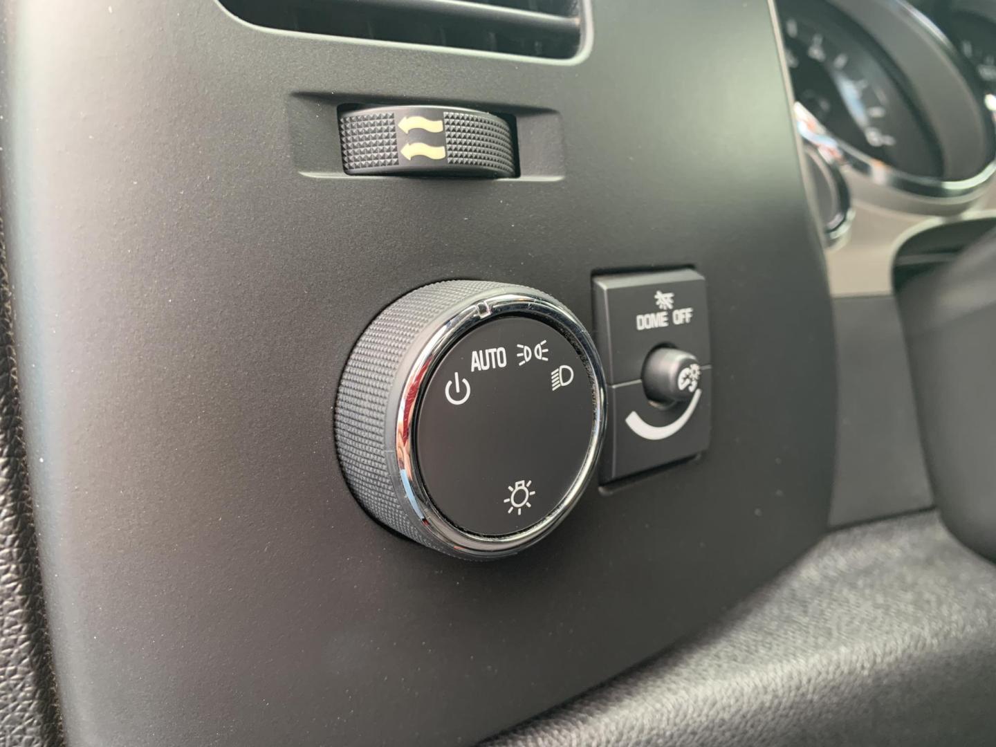 2013 RED /BLACK Chevrolet Silverado 2500HD LT Long Box 4WD (1GC0KXCG2DF) with an 6.0L V8 OHV 16V FFV engine, Automatic transmission, located at 506 S. Kingshighway, Cape Girardeau, MO, 63703, (573) 235-5000, 37.294991, -89.553635 - 2013 Chevrolet Silverado 2500HD LT Long Box 4WD 115,xxx miles 4 wheel drive Cruise Power windows/locks/door We have financing available and we accept trades! Fill out a credit application on our website or come by today! If you have any questions, give us a call at (573) 235-5000 or visit our - Photo#15