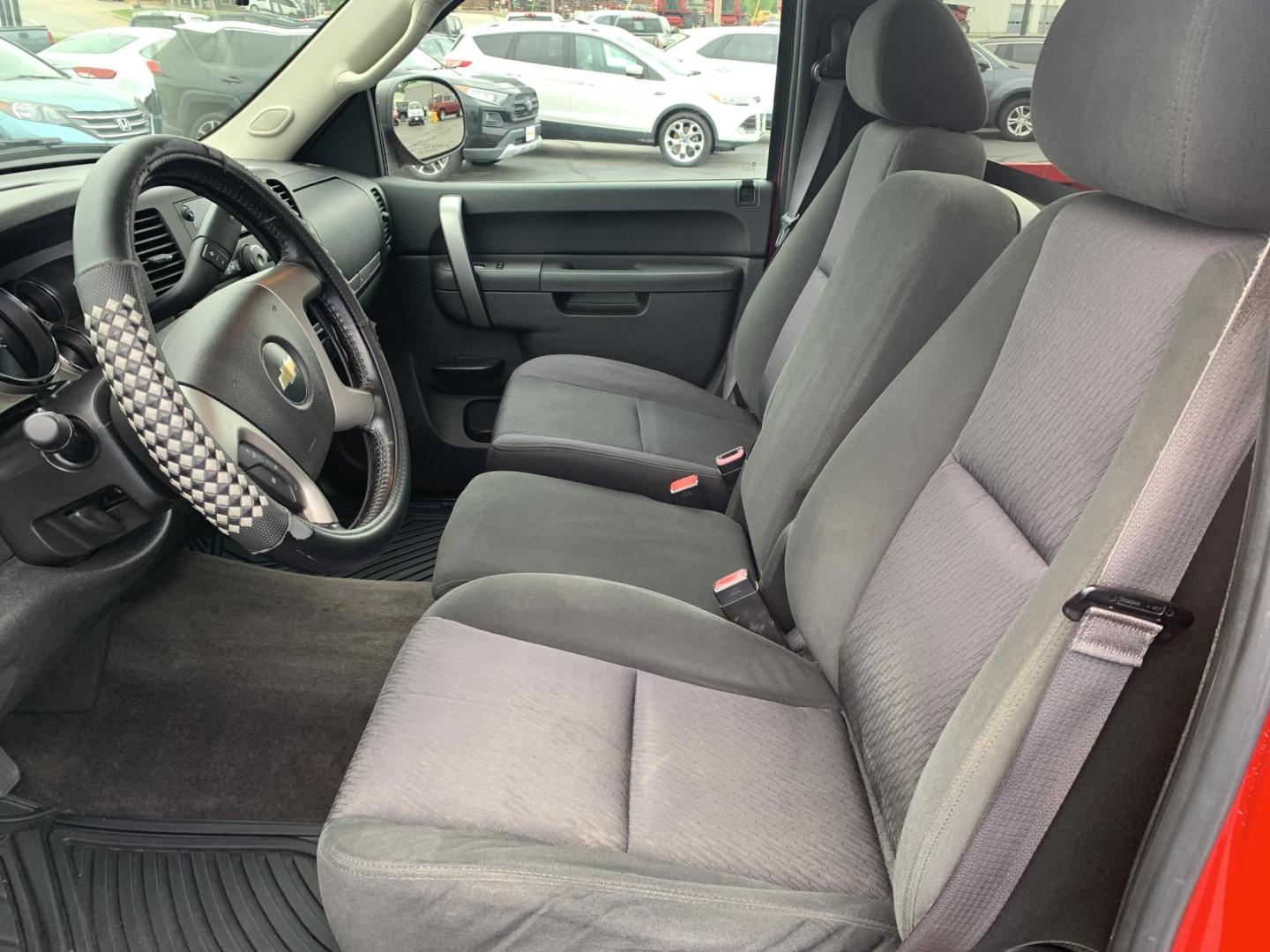 2013 RED /BLACK Chevrolet Silverado 2500HD LT Long Box 4WD (1GC0KXCG2DF) with an 6.0L V8 OHV 16V FFV engine, Automatic transmission, located at 506 S. Kingshighway, Cape Girardeau, MO, 63703, (573) 235-5000, 37.294991, -89.553635 - 2013 Chevrolet Silverado 2500HD LT Long Box 4WD 115,xxx miles 4 wheel drive Cruise Power windows/locks/door We have financing available and we accept trades! Fill out a credit application on our website or come by today! If you have any questions, give us a call at (573) 235-5000 or visit our - Photo#19