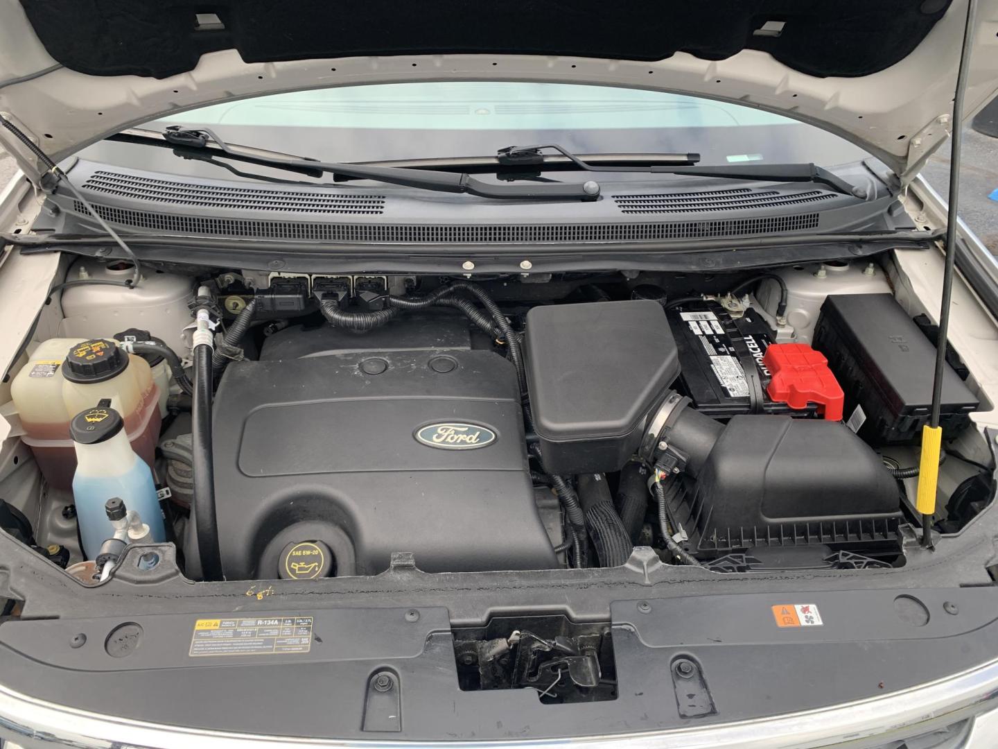 2014 SILVER /TAN Ford Edge SEL FWD (2FMDK3JCXEB) with an 3.5L V6 DOHC 24V engine, Automatic transmission, located at 506 S. Kingshighway, Cape Girardeau, MO, 63703, (573) 235-5000, 37.294991, -89.553635 - 2014 Ford Edge SEL FWD 121,xxx miles Bluetooth Front Wheel Drive Cruise Power Windows/Locks/Mirrors We have financing available and we accept trades! Fill out a credit application on our website or come by today! If you have any questions, give us a call at (573) 235-5000 or visit our website - Photo#2