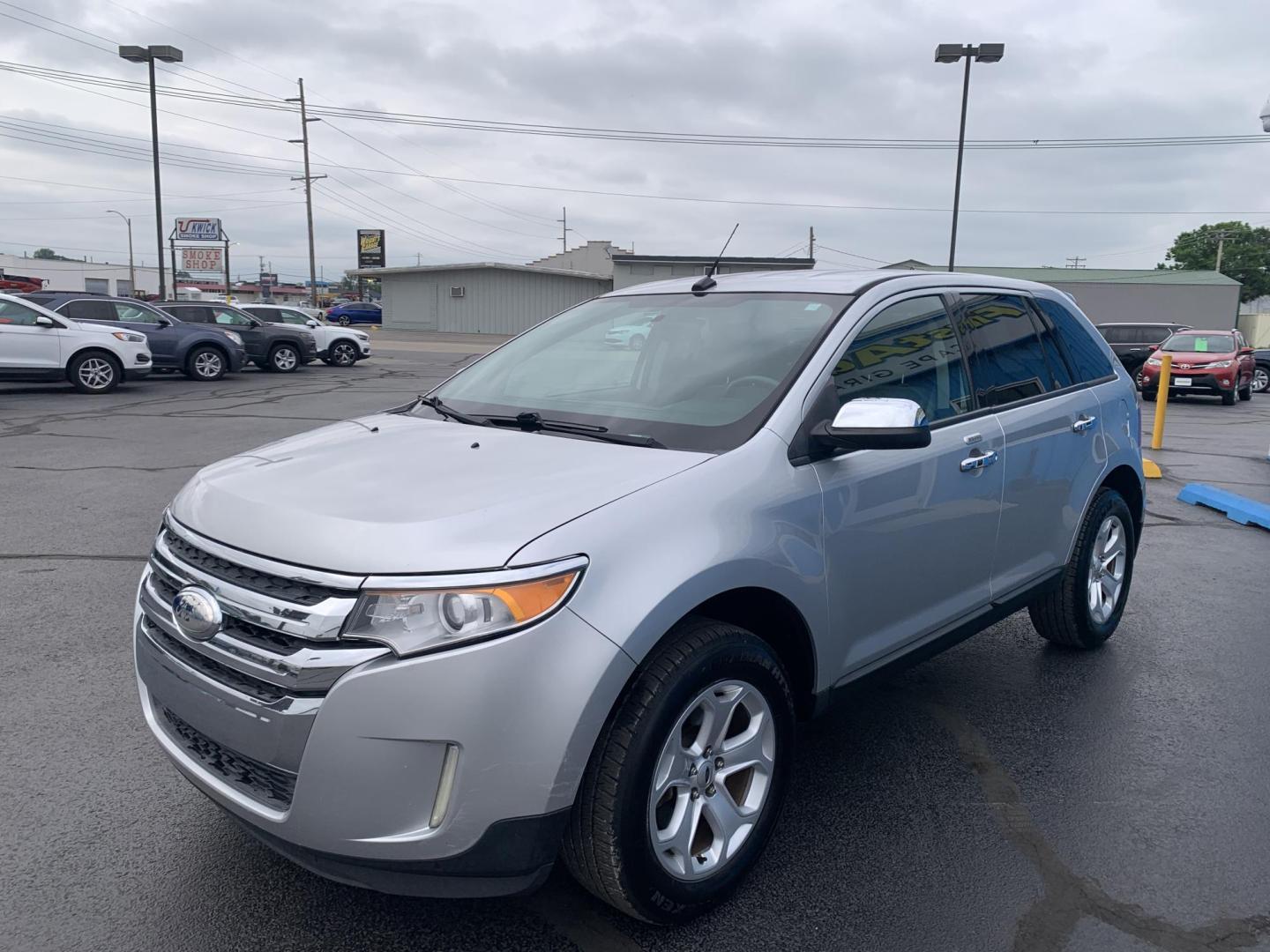 2014 SILVER /TAN Ford Edge SEL FWD (2FMDK3JCXEB) with an 3.5L V6 DOHC 24V engine, Automatic transmission, located at 506 S. Kingshighway, Cape Girardeau, MO, 63703, (573) 235-5000, 37.294991, -89.553635 - 2014 Ford Edge SEL FWD 121,xxx miles Bluetooth Front Wheel Drive Cruise Power Windows/Locks/Mirrors We have financing available and we accept trades! Fill out a credit application on our website or come by today! If you have any questions, give us a call at (573) 235-5000 or visit our website - Photo#3