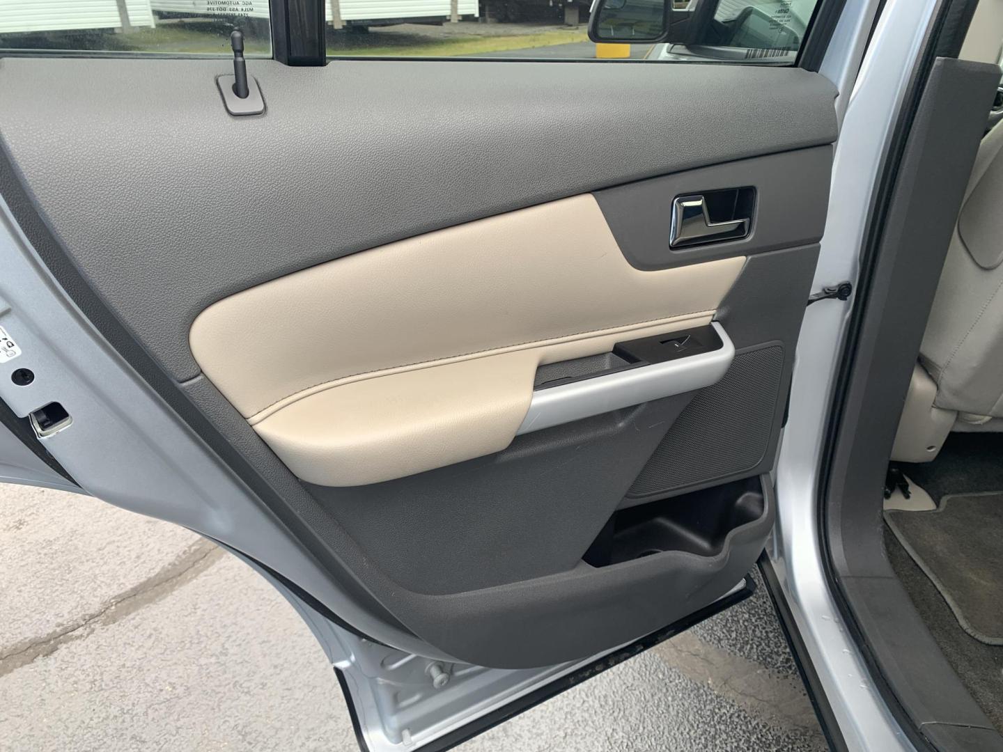2014 SILVER /TAN Ford Edge SEL FWD (2FMDK3JCXEB) with an 3.5L V6 DOHC 24V engine, Automatic transmission, located at 506 S. Kingshighway, Cape Girardeau, MO, 63703, (573) 235-5000, 37.294991, -89.553635 - 2014 Ford Edge SEL FWD 121,xxx miles Bluetooth Front Wheel Drive Cruise Power Windows/Locks/Mirrors We have financing available and we accept trades! Fill out a credit application on our website or come by today! If you have any questions, give us a call at (573) 235-5000 or visit our website - Photo#16