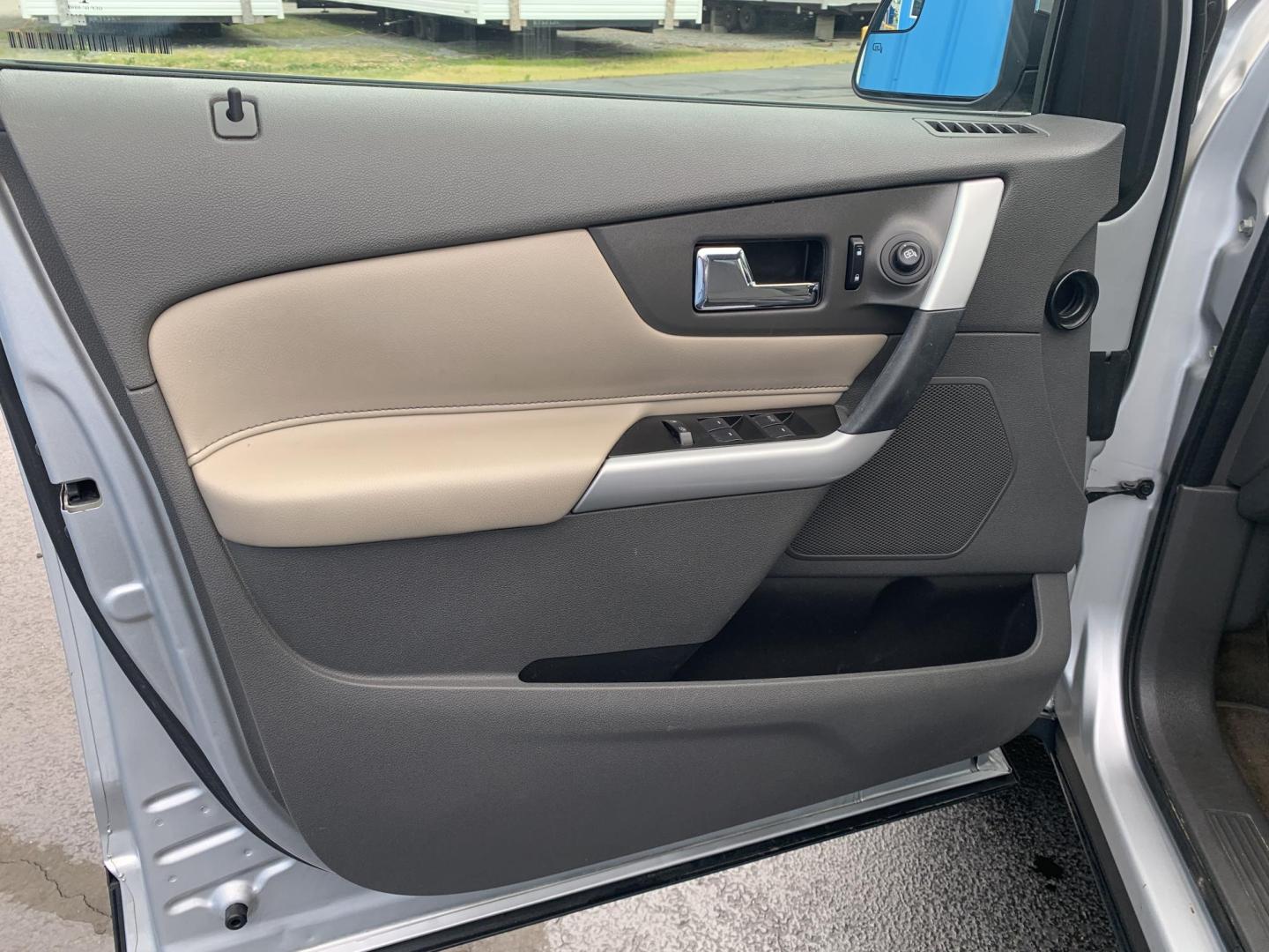2014 SILVER /TAN Ford Edge SEL FWD (2FMDK3JCXEB) with an 3.5L V6 DOHC 24V engine, Automatic transmission, located at 506 S. Kingshighway, Cape Girardeau, MO, 63703, (573) 235-5000, 37.294991, -89.553635 - 2014 Ford Edge SEL FWD 121,xxx miles Bluetooth Front Wheel Drive Cruise Power Windows/Locks/Mirrors We have financing available and we accept trades! Fill out a credit application on our website or come by today! If you have any questions, give us a call at (573) 235-5000 or visit our website - Photo#19