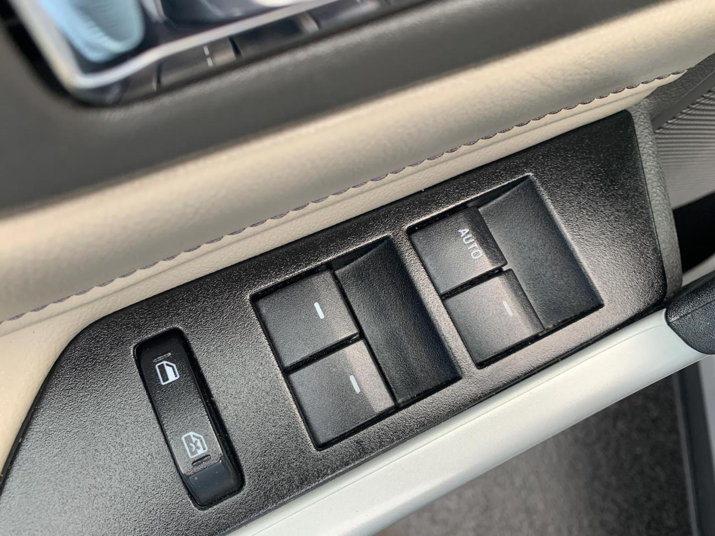2014 SILVER /TAN Ford Edge SEL FWD (2FMDK3JCXEB) with an 3.5L V6 DOHC 24V engine, Automatic transmission, located at 506 S. Kingshighway, Cape Girardeau, MO, 63703, (573) 235-5000, 37.294991, -89.553635 - 2014 Ford Edge SEL FWD 121,xxx miles Bluetooth Front Wheel Drive Cruise Power Windows/Locks/Mirrors We have financing available and we accept trades! Fill out a credit application on our website or come by today! If you have any questions, give us a call at (573) 235-5000 or visit our website - Photo#21