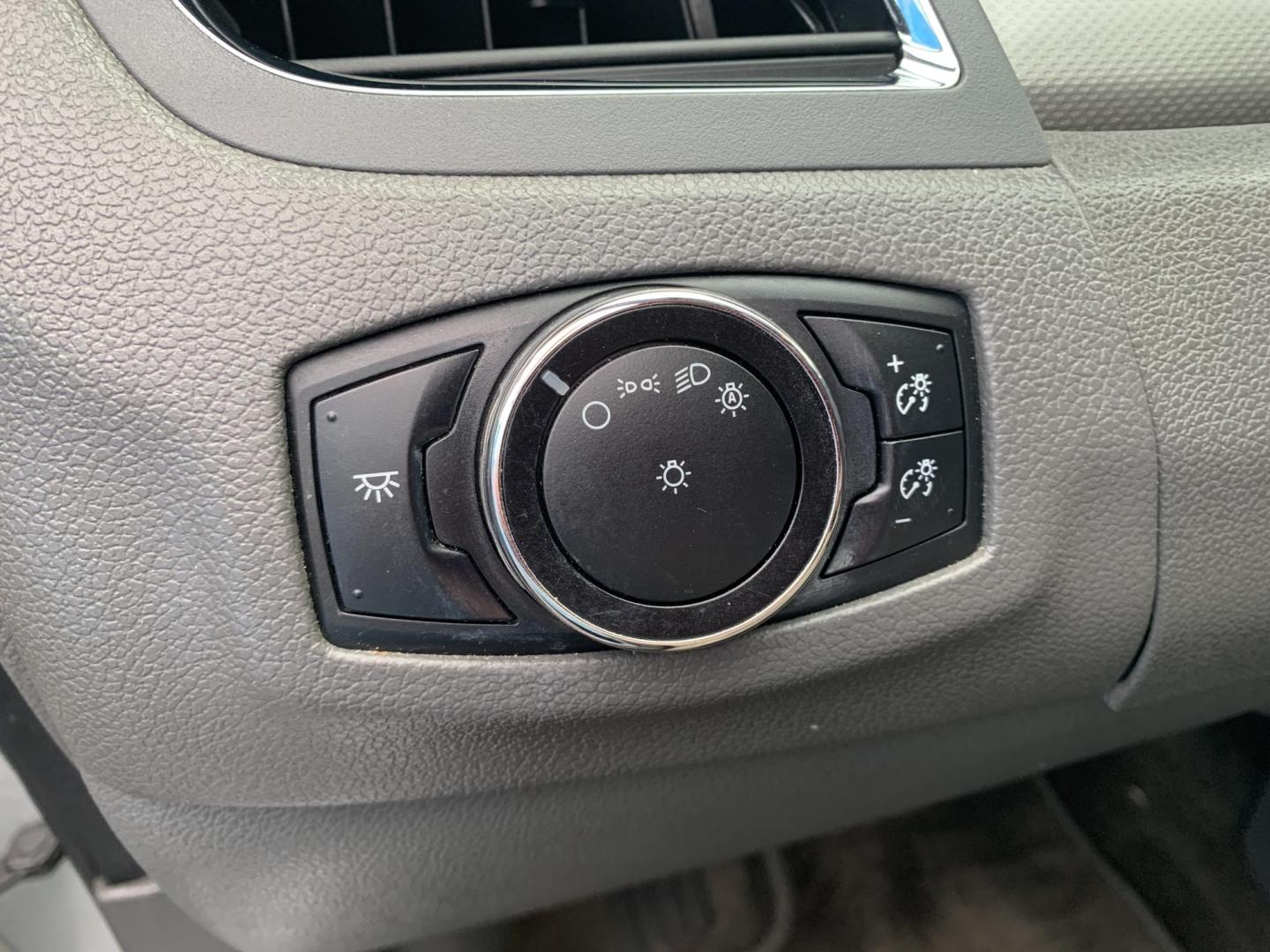 2014 SILVER /TAN Ford Edge SEL FWD (2FMDK3JCXEB) with an 3.5L V6 DOHC 24V engine, Automatic transmission, located at 506 S. Kingshighway, Cape Girardeau, MO, 63703, (573) 235-5000, 37.294991, -89.553635 - 2014 Ford Edge SEL FWD 121,xxx miles Bluetooth Front Wheel Drive Cruise Power Windows/Locks/Mirrors We have financing available and we accept trades! Fill out a credit application on our website or come by today! If you have any questions, give us a call at (573) 235-5000 or visit our website - Photo#22