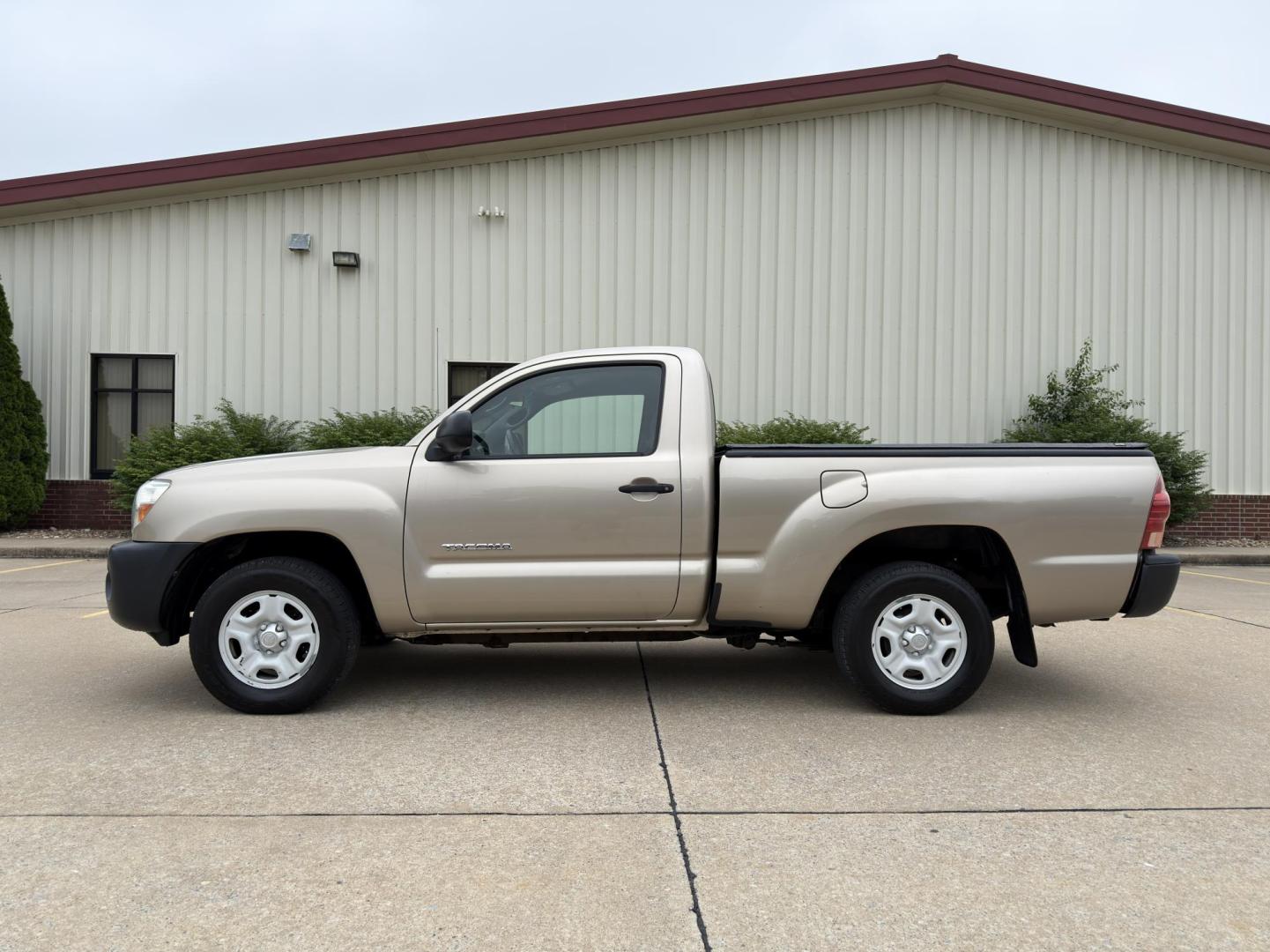 2006 TAN /Gray Toyota Tacoma Regular Cab 2WD (5TENX22N26Z) with an 2.7L 4 Cyl. engine, Automatic transmission, located at 2990 Old Orchard Rd., Jackson, MO, 63755, 37.354214, -89.612106 - 2006 Toyota Tacoma 183xxx miles Rear Wheel Drive 2.7L 4 Cyl. Automatic We have financing available and we accept trades! Fill out a credit application on our website or come by today! If you have any questions, give us a call at (573) 204-7777 or visit our website at firstautocredit.com. - Photo#3