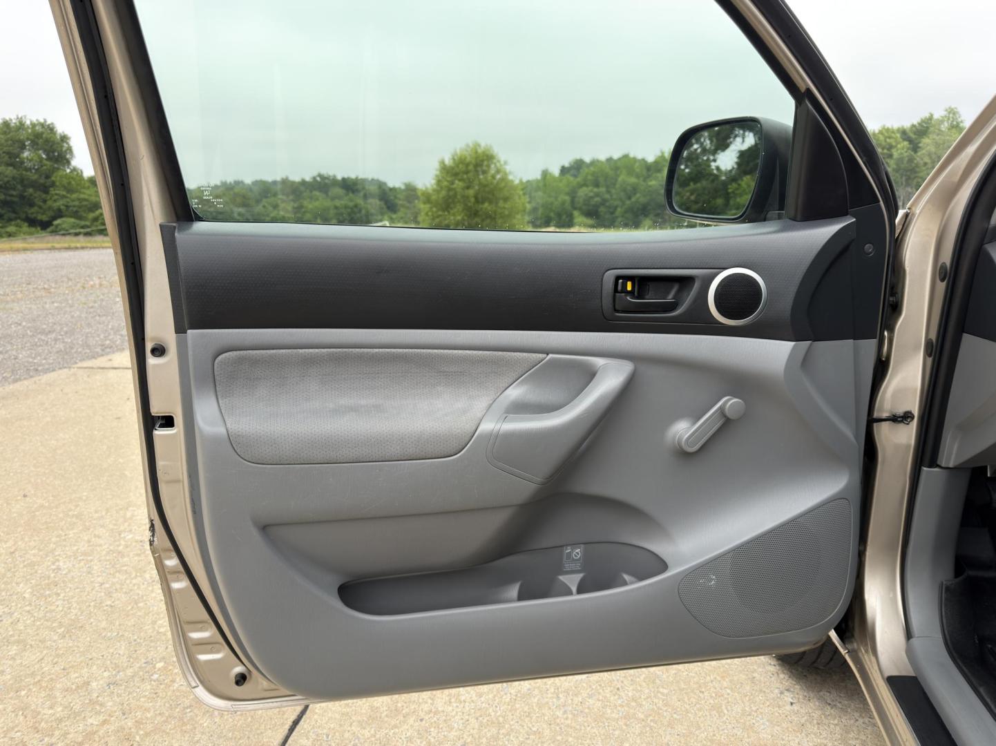2006 TAN /Gray Toyota Tacoma Regular Cab 2WD (5TENX22N26Z) with an 2.7L 4 Cyl. engine, Automatic transmission, located at 2990 Old Orchard Rd., Jackson, MO, 63755, 37.354214, -89.612106 - 2006 Toyota Tacoma 183xxx miles Rear Wheel Drive 2.7L 4 Cyl. Automatic We have financing available and we accept trades! Fill out a credit application on our website or come by today! If you have any questions, give us a call at (573) 204-7777 or visit our website at firstautocredit.com. - Photo#9