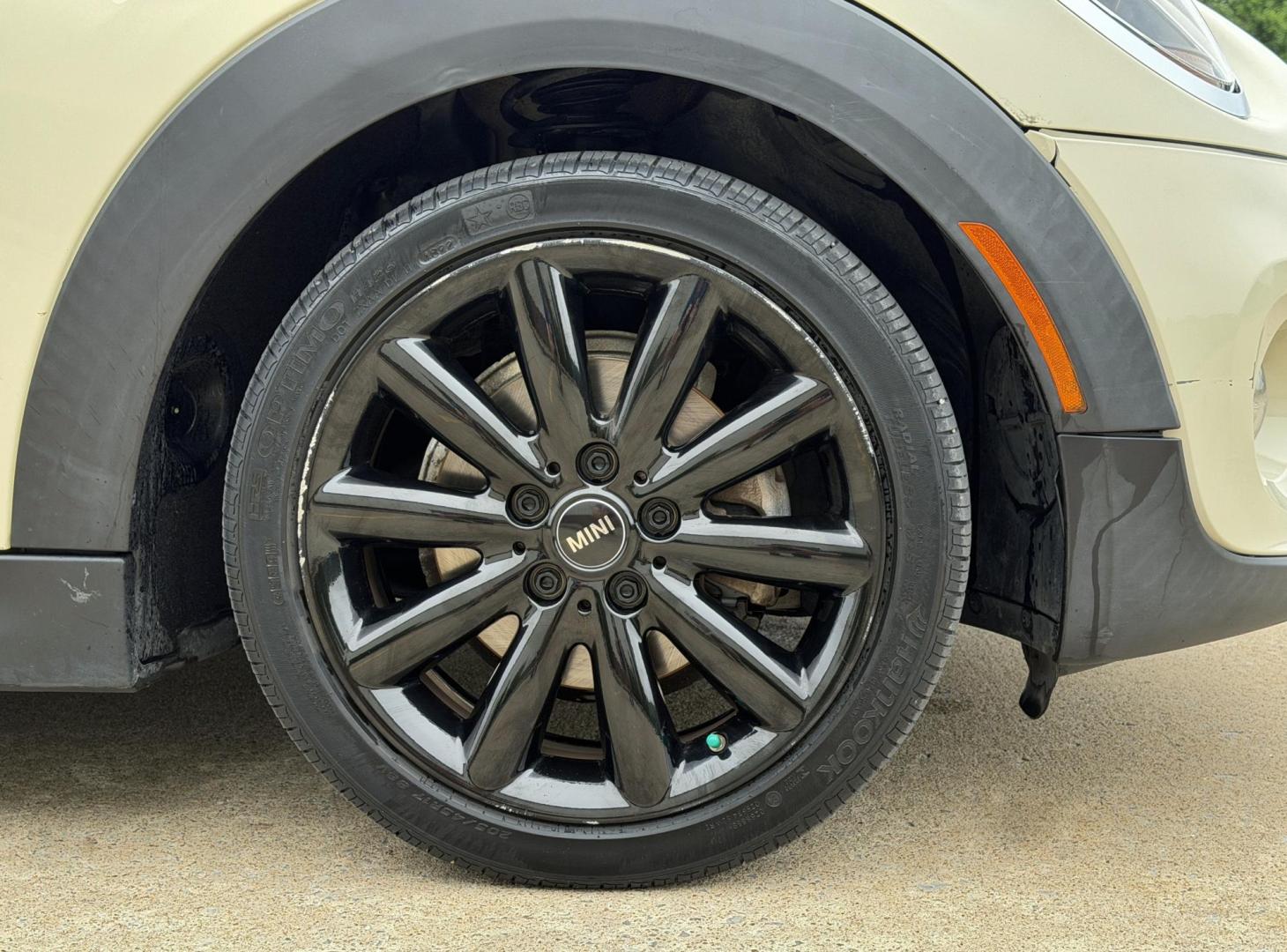 2019 WHITE /Black Mini Cooper Base (WMWXP5C58K2) with an 1.5L 3 Cyl. TURBO engine, Automatic transmission, located at 2990 Old Orchard Rd., Jackson, MO, 63755, 37.354214, -89.612106 - 2019 Mini Cooper 37xxx miles Front Wheel Drive 1.5L 3 Cyl. Automatic Leather Backup Camera Heated Seats Sunroof Bluetooth Cruise Power Windows/Locks/Mirrors We have financing available and we accept trades! Fill out a credit application on our website or come by today! If you have any q - Photo#35