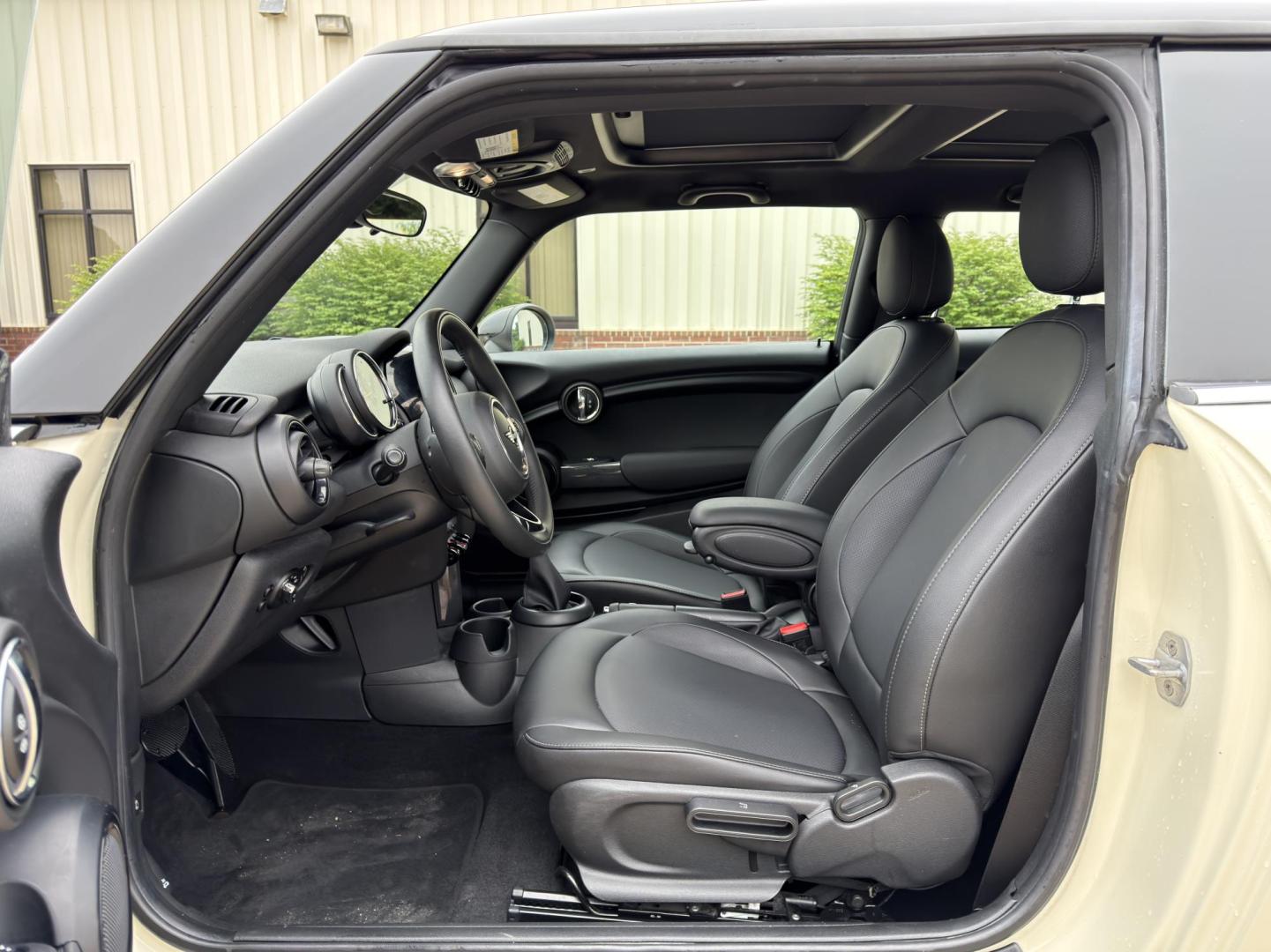 2019 WHITE /Black Mini Cooper Base (WMWXP5C58K2) with an 1.5L 3 Cyl. TURBO engine, Automatic transmission, located at 2990 Old Orchard Rd., Jackson, MO, 63755, 37.354214, -89.612106 - 2019 Mini Cooper 37xxx miles Front Wheel Drive 1.5L 3 Cyl. Automatic Leather Backup Camera Heated Seats Sunroof Bluetooth Cruise Power Windows/Locks/Mirrors We have financing available and we accept trades! Fill out a credit application on our website or come by today! If you have any q - Photo#13