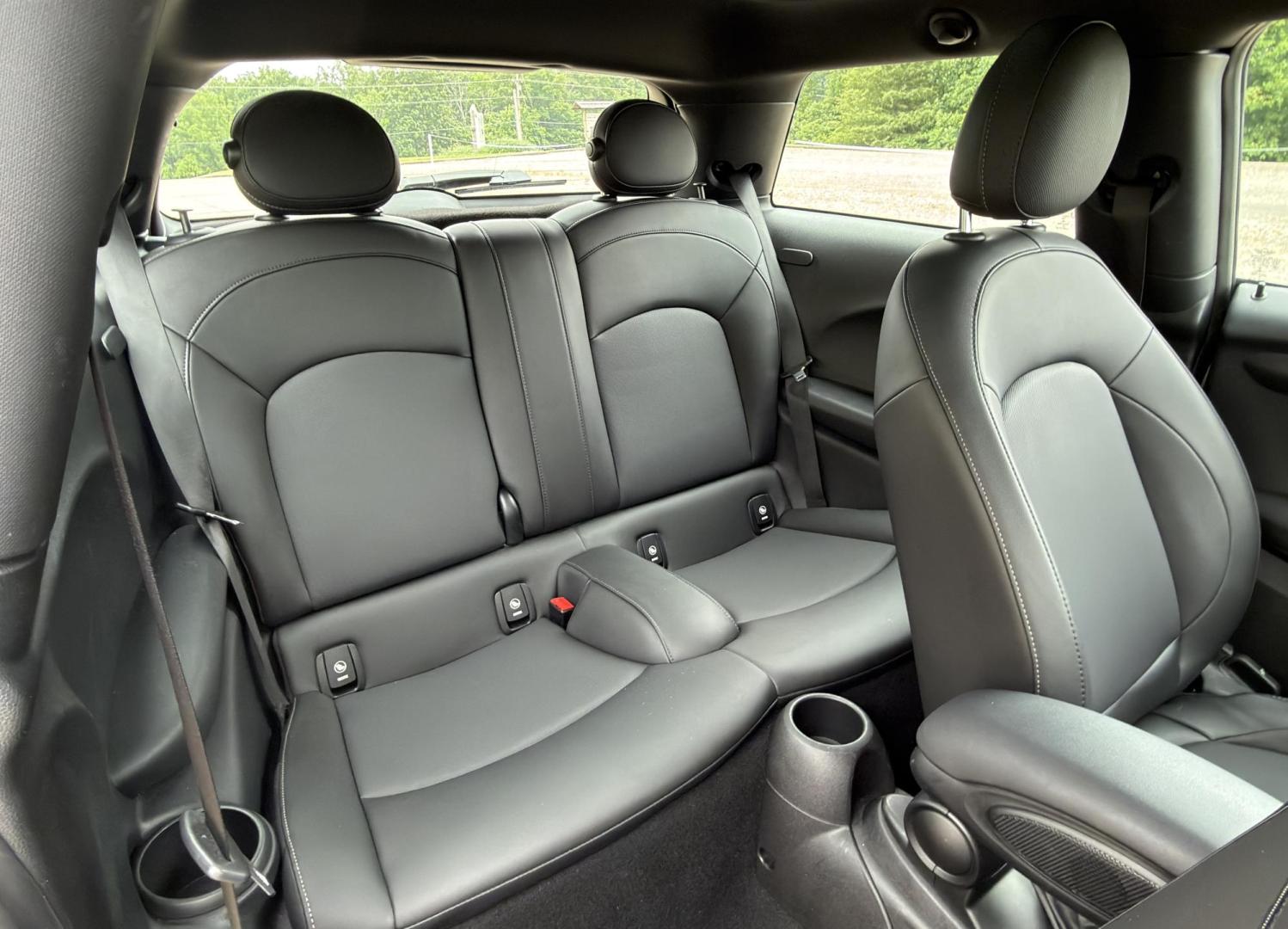 2019 WHITE /Black Mini Cooper Base (WMWXP5C58K2) with an 1.5L 3 Cyl. TURBO engine, Automatic transmission, located at 2990 Old Orchard Rd., Jackson, MO, 63755, 37.354214, -89.612106 - 2019 Mini Cooper 37xxx miles Front Wheel Drive 1.5L 3 Cyl. Automatic Leather Backup Camera Heated Seats Sunroof Bluetooth Cruise Power Windows/Locks/Mirrors We have financing available and we accept trades! Fill out a credit application on our website or come by today! If you have any q - Photo#16