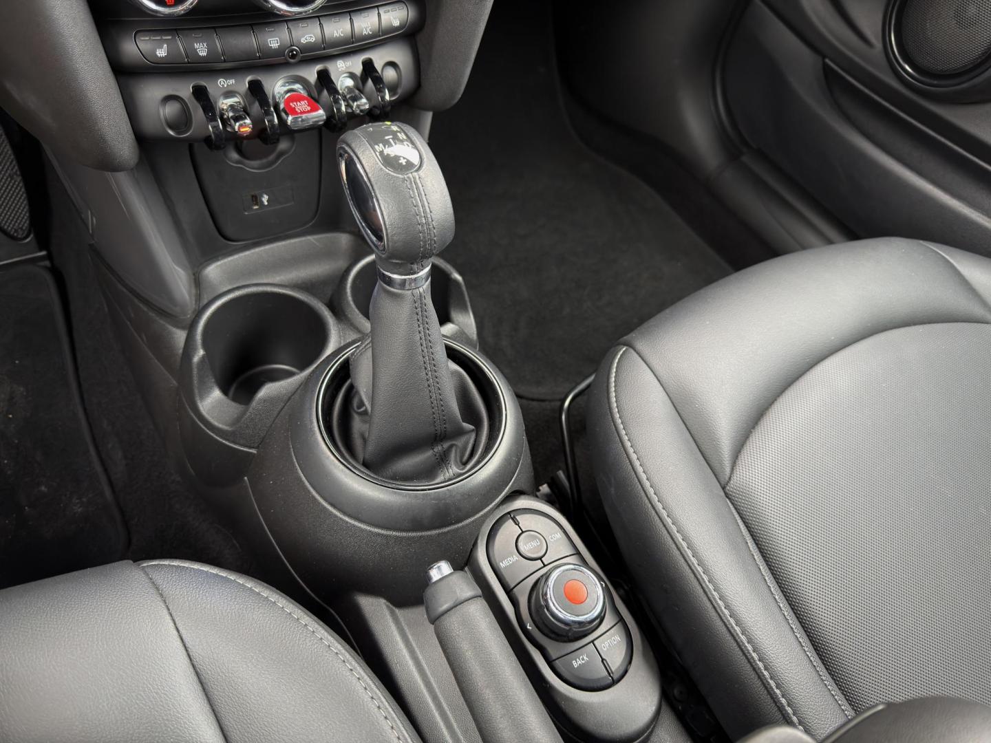 2019 WHITE /Black Mini Cooper Base (WMWXP5C58K2) with an 1.5L 3 Cyl. TURBO engine, Automatic transmission, located at 2990 Old Orchard Rd., Jackson, MO, 63755, 37.354214, -89.612106 - 2019 Mini Cooper 37xxx miles Front Wheel Drive 1.5L 3 Cyl. Automatic Leather Backup Camera Heated Seats Sunroof Bluetooth Cruise Power Windows/Locks/Mirrors We have financing available and we accept trades! Fill out a credit application on our website or come by today! If you have any q - Photo#21