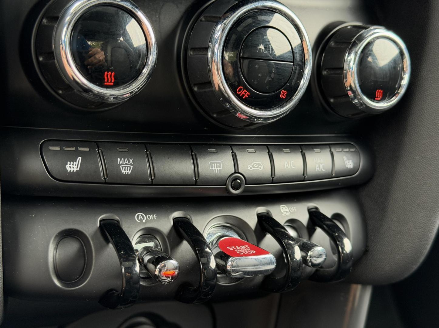 2019 WHITE /Black Mini Cooper Base (WMWXP5C58K2) with an 1.5L 3 Cyl. TURBO engine, Automatic transmission, located at 2990 Old Orchard Rd., Jackson, MO, 63755, 37.354214, -89.612106 - 2019 Mini Cooper 37xxx miles Front Wheel Drive 1.5L 3 Cyl. Automatic Leather Backup Camera Heated Seats Sunroof Bluetooth Cruise Power Windows/Locks/Mirrors We have financing available and we accept trades! Fill out a credit application on our website or come by today! If you have any q - Photo#3