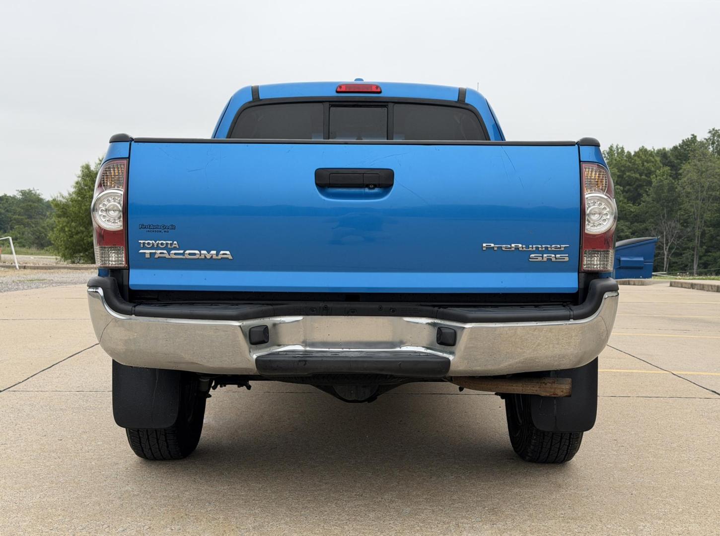 2010 BLUE /Gray Toyota Tacoma PreRunner Access Cab 2WD (5TETX4GN1AZ) with an 2.7L 4 Cyl. engine, Manual transmission, located at 2990 Old Orchard Rd., Jackson, MO, 63755, 37.354214, -89.612106 - 2010 Toyota Tacoma PreRunner 131xxx miles Rear Wheel Drive 2.7L 4 Cyl. 5-Speed Manual Backup Camera Cruise Power Windows/Locks/Mirrors We have financing available and we accept trades! Fill out a credit application on our website or come by today! If you have any questions, give us a call a - Photo#8