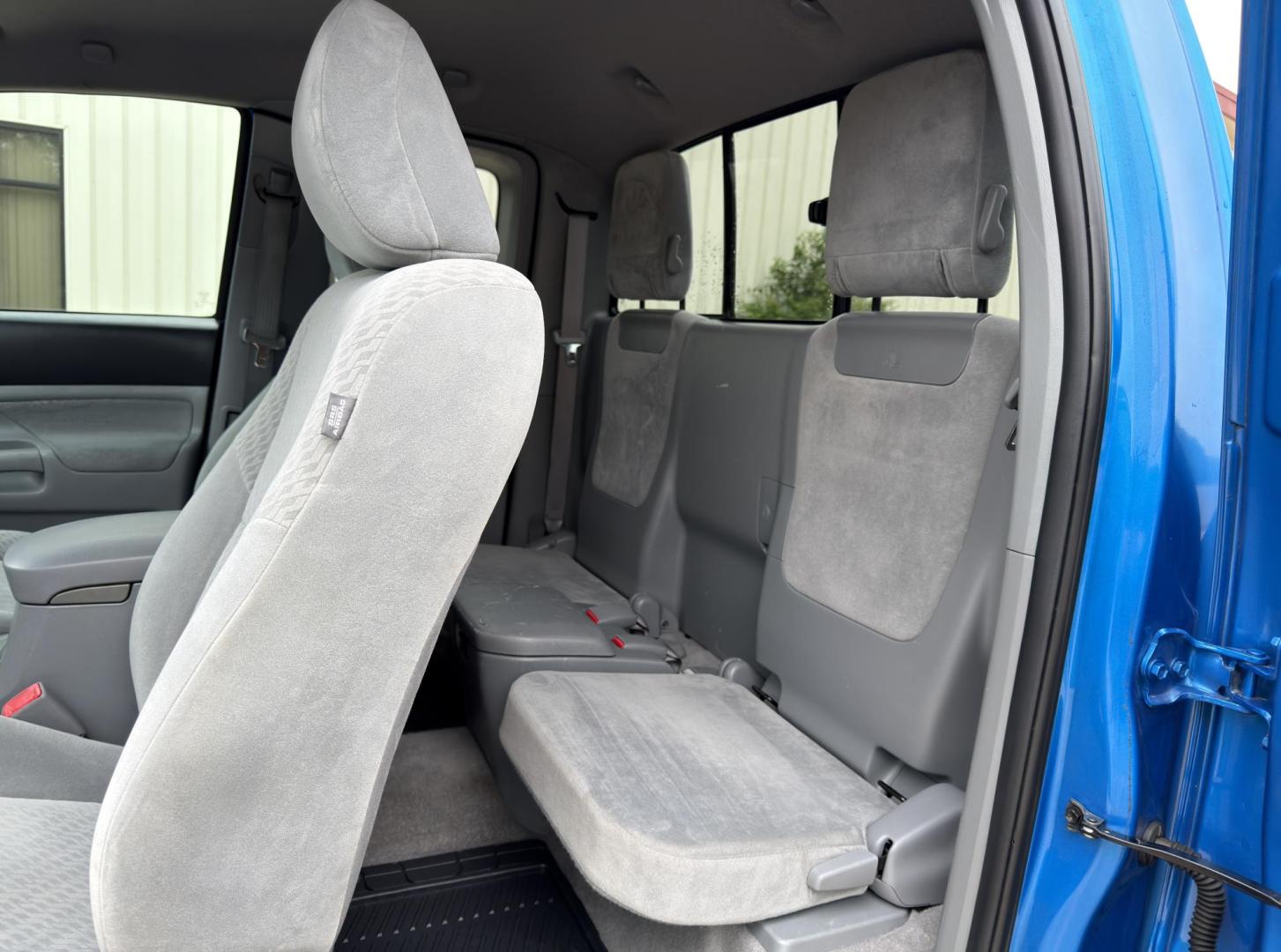 2010 BLUE /Gray Toyota Tacoma PreRunner Access Cab 2WD (5TETX4GN1AZ) with an 2.7L 4 Cyl. engine, Manual transmission, located at 2990 Old Orchard Rd., Jackson, MO, 63755, 37.354214, -89.612106 - 2010 Toyota Tacoma PreRunner 131xxx miles Rear Wheel Drive 2.7L 4 Cyl. 5-Speed Manual Backup Camera Cruise Power Windows/Locks/Mirrors We have financing available and we accept trades! Fill out a credit application on our website or come by today! If you have any questions, give us a call a - Photo#14