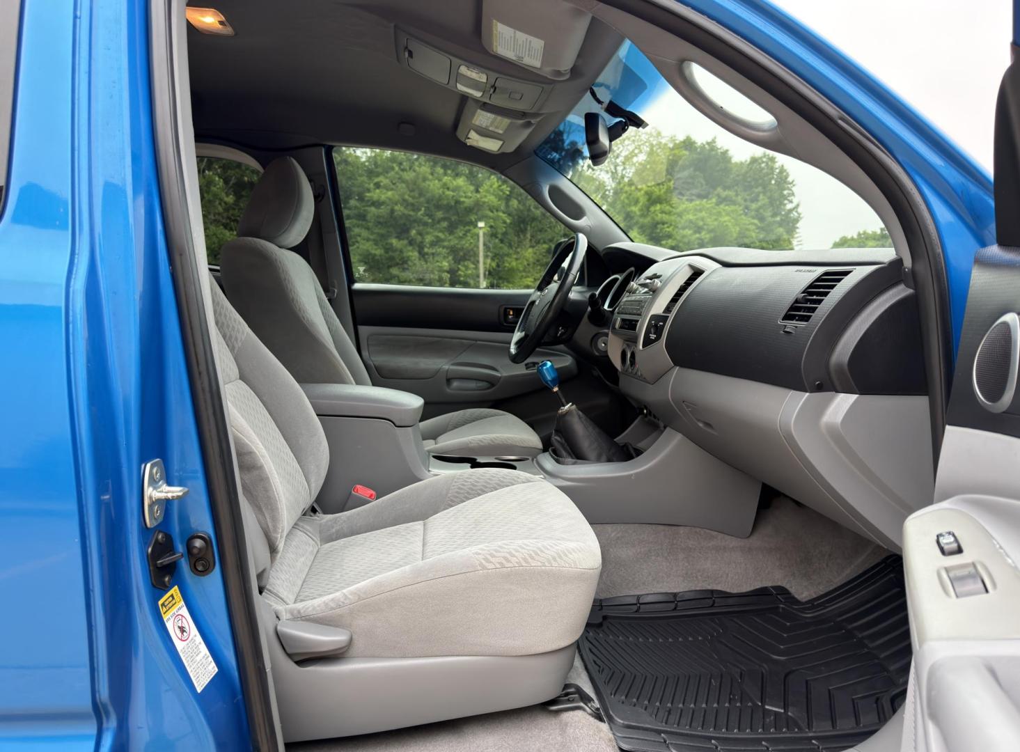 2010 BLUE /Gray Toyota Tacoma PreRunner Access Cab 2WD (5TETX4GN1AZ) with an 2.7L 4 Cyl. engine, Manual transmission, located at 2990 Old Orchard Rd., Jackson, MO, 63755, 37.354214, -89.612106 - 2010 Toyota Tacoma PreRunner 131xxx miles Rear Wheel Drive 2.7L 4 Cyl. 5-Speed Manual Backup Camera Cruise Power Windows/Locks/Mirrors We have financing available and we accept trades! Fill out a credit application on our website or come by today! If you have any questions, give us a call a - Photo#13