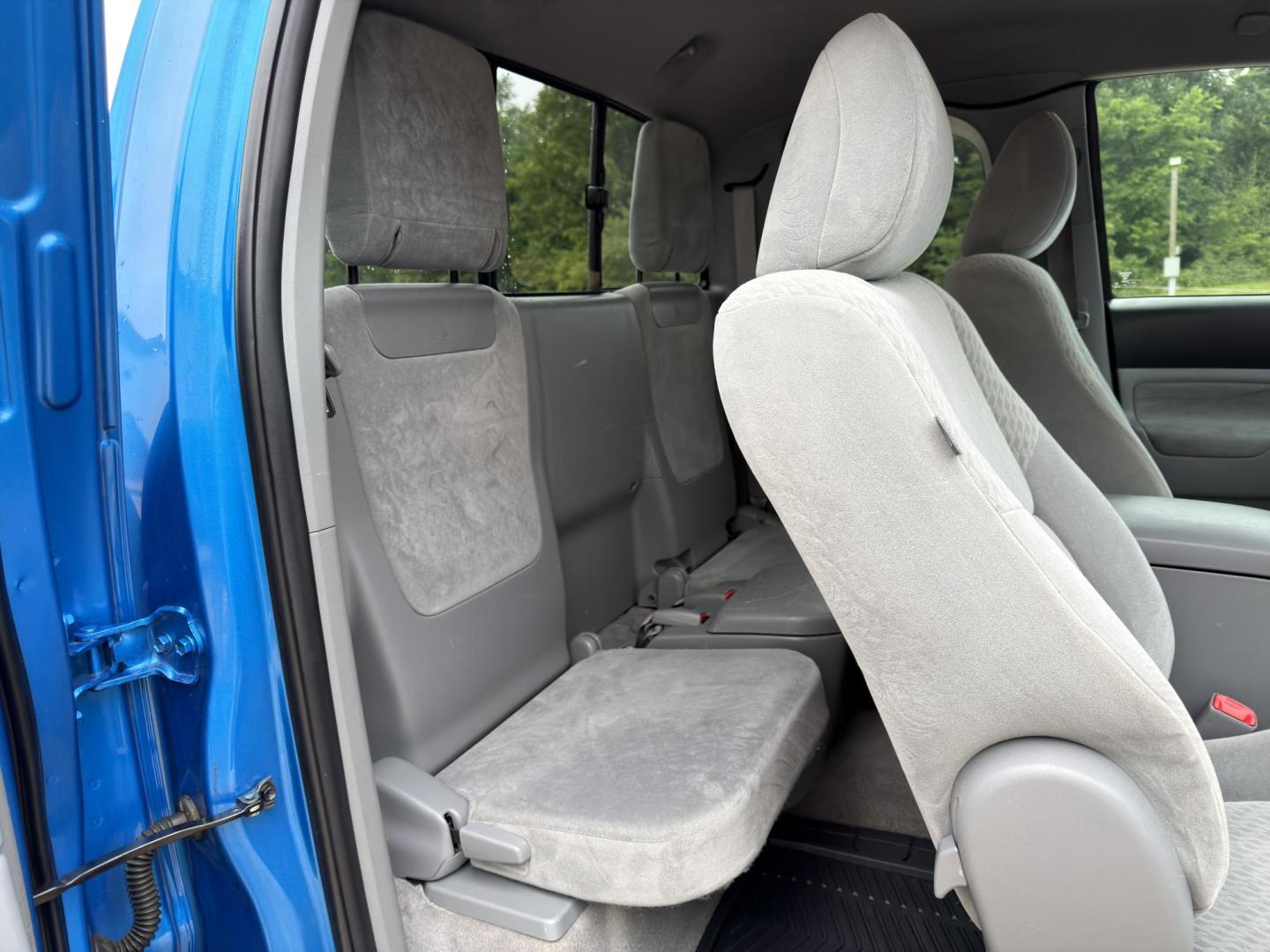 2010 BLUE /Gray Toyota Tacoma PreRunner Access Cab 2WD (5TETX4GN1AZ) with an 2.7L 4 Cyl. engine, Manual transmission, located at 2990 Old Orchard Rd., Jackson, MO, 63755, 37.354214, -89.612106 - 2010 Toyota Tacoma PreRunner 131xxx miles Rear Wheel Drive 2.7L 4 Cyl. 5-Speed Manual Backup Camera Cruise Power Windows/Locks/Mirrors We have financing available and we accept trades! Fill out a credit application on our website or come by today! If you have any questions, give us a call a - Photo#16