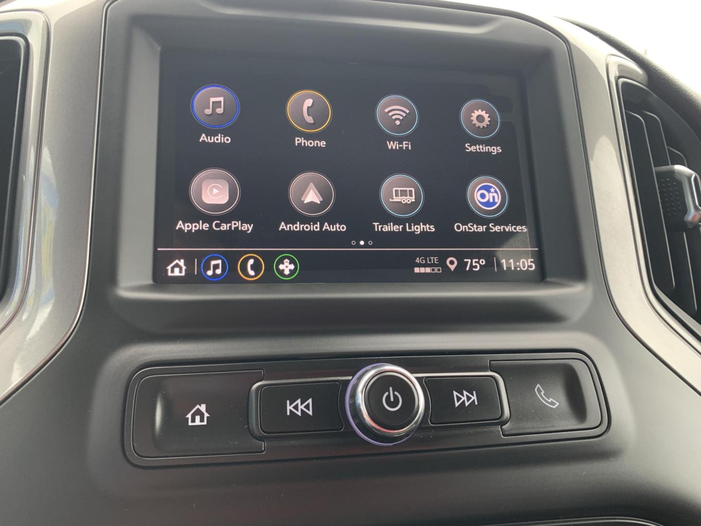 2024 WHITE /BLACK Chevrolet Silverado 1500 Trail Boss Custom Crew Cab 4WD (3GCUDCE84RG) with an 3.0L V6 DOHC 24V DIESEL TURBO engine, Automatic transmission, located at 506 S. Kingshighway, Cape Girardeau, MO, 63703, (573) 235-5000, 37.294991, -89.553635 - 2024 Chevrolet Silverado 1500 Trail Boss Custom Crew Cab 4WD 69,xxx miles One Owner Diesel 4 wheel drive Apple CarPlay Backup Camera Cruise Bluetooth Cloth Seats Power Windows/Locks/Mirrors Keyless Entry Remote Start We have financing available and we accept trades! Fill out a credit - Photo#26