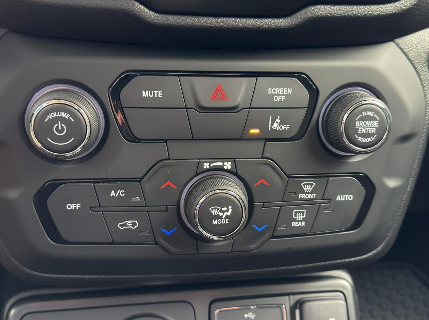 2023 RED /Black Jeep Renegade Latitude (ZACNJDB11PP) with an 1.3L 4 Cyl. engine, Automatic transmission, located at 2990 Old Orchard Rd., Jackson, MO, 63755, 37.354214, -89.612106 - 2023 Jeep Renegade Latitude 1-Owner 55xxx miles 4 Wheel Drive 1.3L 4 Cyl. Automatic Navigation Backup Camera Bluetooth Cruise Power Windows/Locks/Mirrors We have financing available and we accept trades! Fill out a credit application on our website or come by today! If you have any quest - Photo#26
