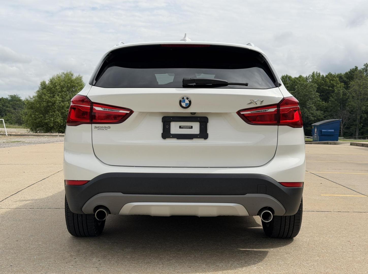 2018 WHITE /Black BMW X1 xDrive28i (WBXHT3C3XJ5) with an 2.0L 4 Cyl. engine, Automatic transmission, located at 2990 Old Orchard Rd., Jackson, MO, 63755, 37.354214, -89.612106 - 2018 BMW X1 xDrive28i 66xxx miles All Wheel Drive 2.0L 4 Cyl. Automatic Leather Backup Camera Power/Heated Seats Heated Steering Wheel Sunroof Bluetooth Cruise Power Windows/Locks/Mirrors We have financing available and we accept trades! Fill out a credit application on our website or - Photo#12