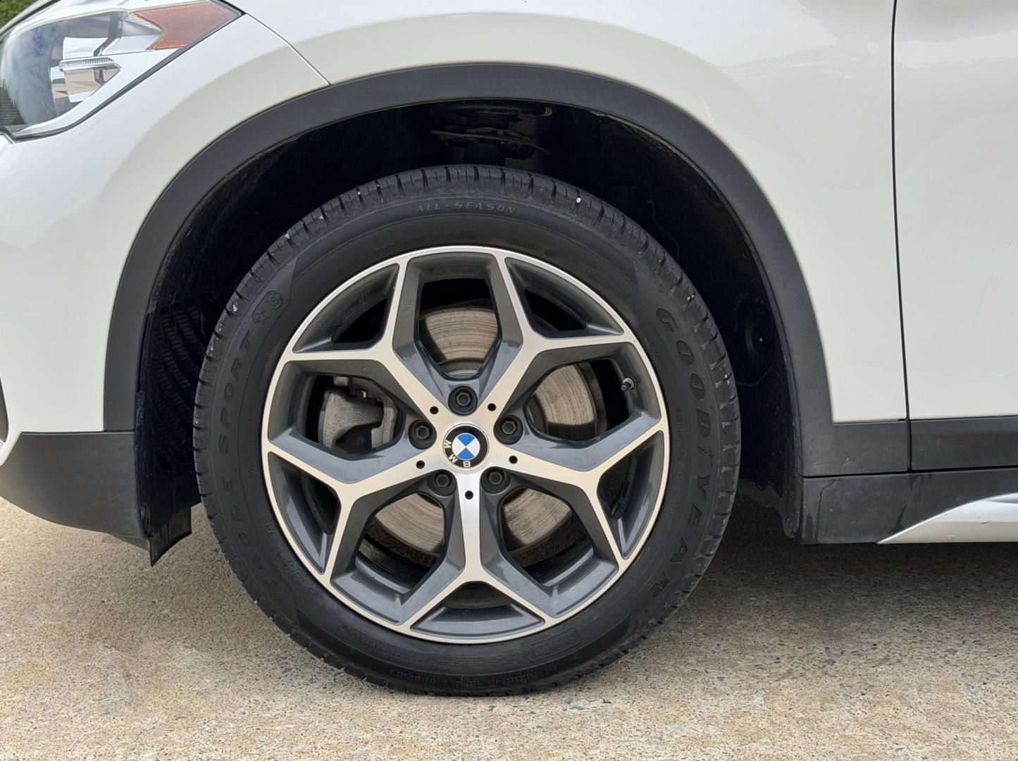 2018 WHITE /Black BMW X1 xDrive28i (WBXHT3C3XJ5) with an 2.0L 4 Cyl. engine, Automatic transmission, located at 2990 Old Orchard Rd., Jackson, MO, 63755, 37.354214, -89.612106 - 2018 BMW X1 xDrive28i 66xxx miles All Wheel Drive 2.0L 4 Cyl. Automatic Leather Backup Camera Power/Heated Seats Heated Steering Wheel Sunroof Bluetooth Cruise Power Windows/Locks/Mirrors We have financing available and we accept trades! Fill out a credit application on our website or - Photo#39
