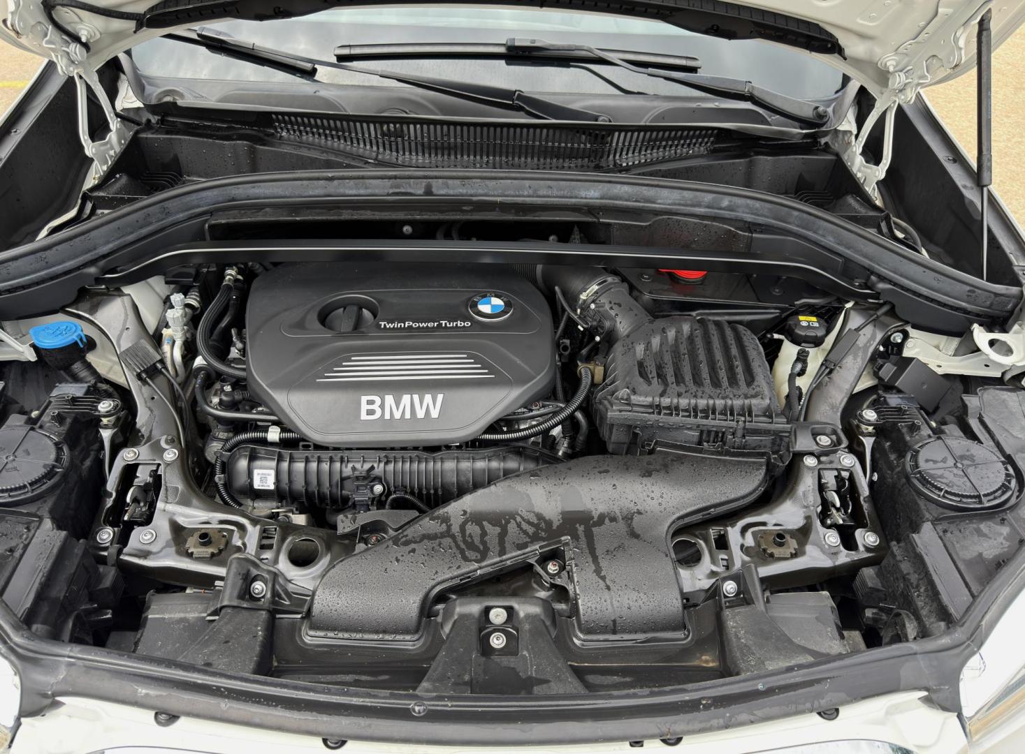 2018 WHITE /Black BMW X1 xDrive28i (WBXHT3C3XJ5) with an 2.0L 4 Cyl. engine, Automatic transmission, located at 2990 Old Orchard Rd., Jackson, MO, 63755, 37.354214, -89.612106 - 2018 BMW X1 xDrive28i 66xxx miles All Wheel Drive 2.0L 4 Cyl. Automatic Leather Backup Camera Power/Heated Seats Heated Steering Wheel Sunroof Bluetooth Cruise Power Windows/Locks/Mirrors We have financing available and we accept trades! Fill out a credit application on our website or - Photo#37