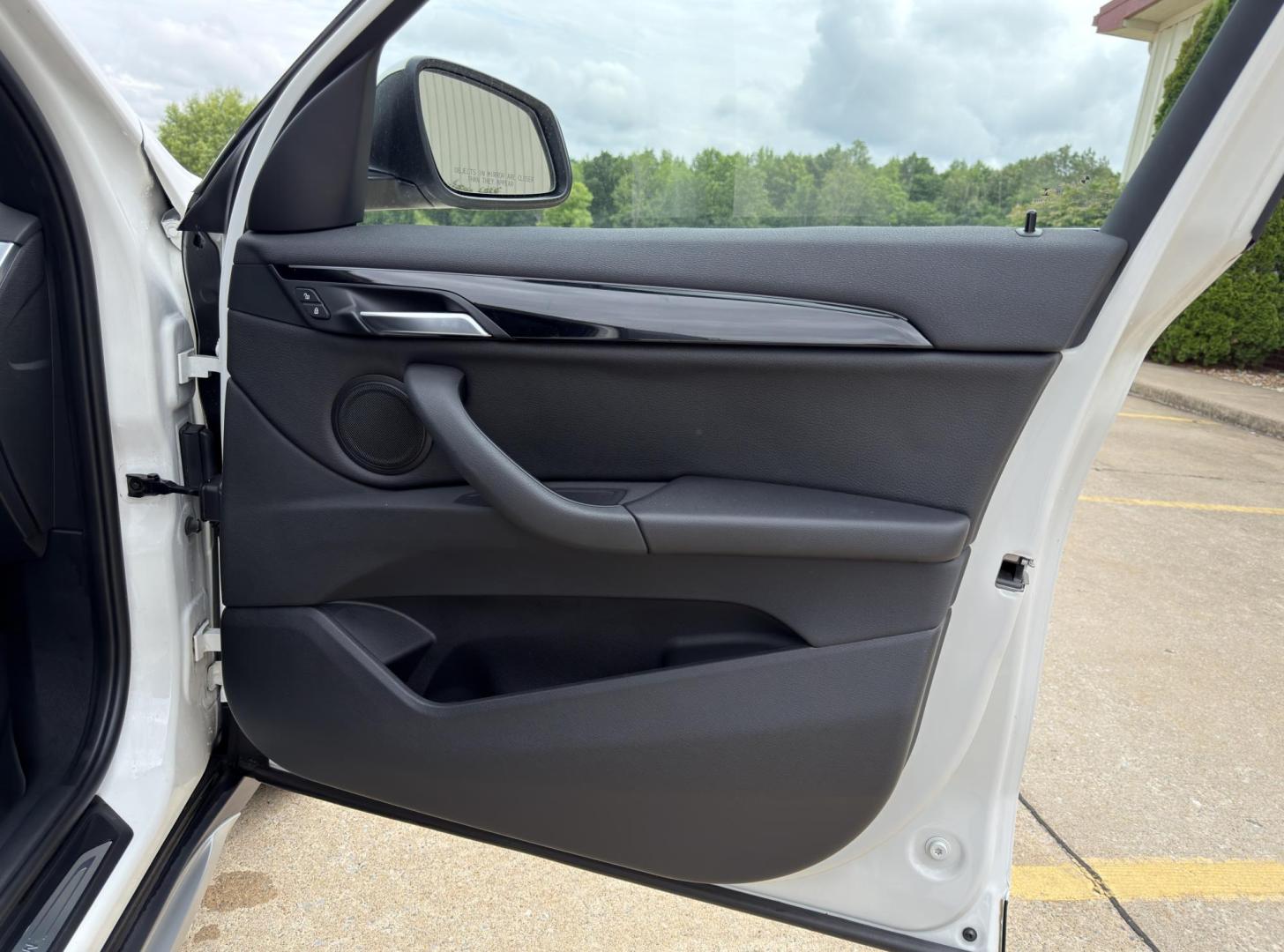 2018 WHITE /Black BMW X1 xDrive28i (WBXHT3C3XJ5) with an 2.0L 4 Cyl. engine, Automatic transmission, located at 2990 Old Orchard Rd., Jackson, MO, 63755, 37.354214, -89.612106 - 2018 BMW X1 xDrive28i 66xxx miles All Wheel Drive 2.0L 4 Cyl. Automatic Leather Backup Camera Power/Heated Seats Heated Steering Wheel Sunroof Bluetooth Cruise Power Windows/Locks/Mirrors We have financing available and we accept trades! Fill out a credit application on our website or - Photo#16