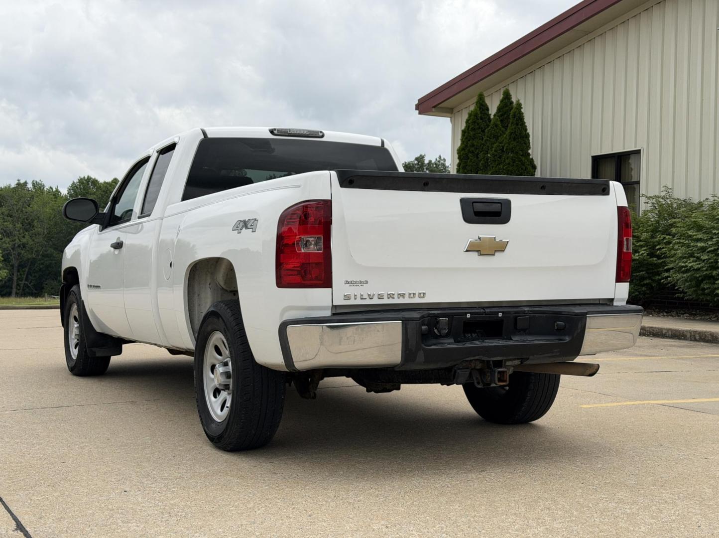 2008 WHITE /Black Chevrolet Silverado 1500 LT1 Ext. Cab Long Box 4WD (1GCEK19C48Z) with an 4.8L V8 engine, Automatic transmission, located at 2990 Old Orchard Rd., Jackson, MO, 63755, 37.354214, -89.612106 - 2008 Chevrolet Silverado 1500 LT 130xxx miles 4x4 4.8L V8 Automatic Cruise We have financing available and we accept trades! Fill out a credit application on our website or come by today! If you have any questions, give us a call at (573) 204-7777 or visit our website at firstautocredit.com. - Photo#7