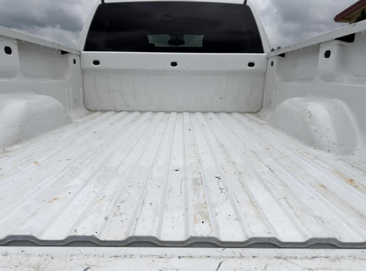2008 WHITE /Black Chevrolet Silverado 1500 LT1 Ext. Cab Long Box 4WD (1GCEK19C48Z) with an 4.8L V8 engine, Automatic transmission, located at 2990 Old Orchard Rd., Jackson, MO, 63755, 37.354214, -89.612106 - 2008 Chevrolet Silverado 1500 LT 130xxx miles 4x4 4.8L V8 Automatic Cruise We have financing available and we accept trades! Fill out a credit application on our website or come by today! If you have any questions, give us a call at (573) 204-7777 or visit our website at firstautocredit.com. - Photo#19