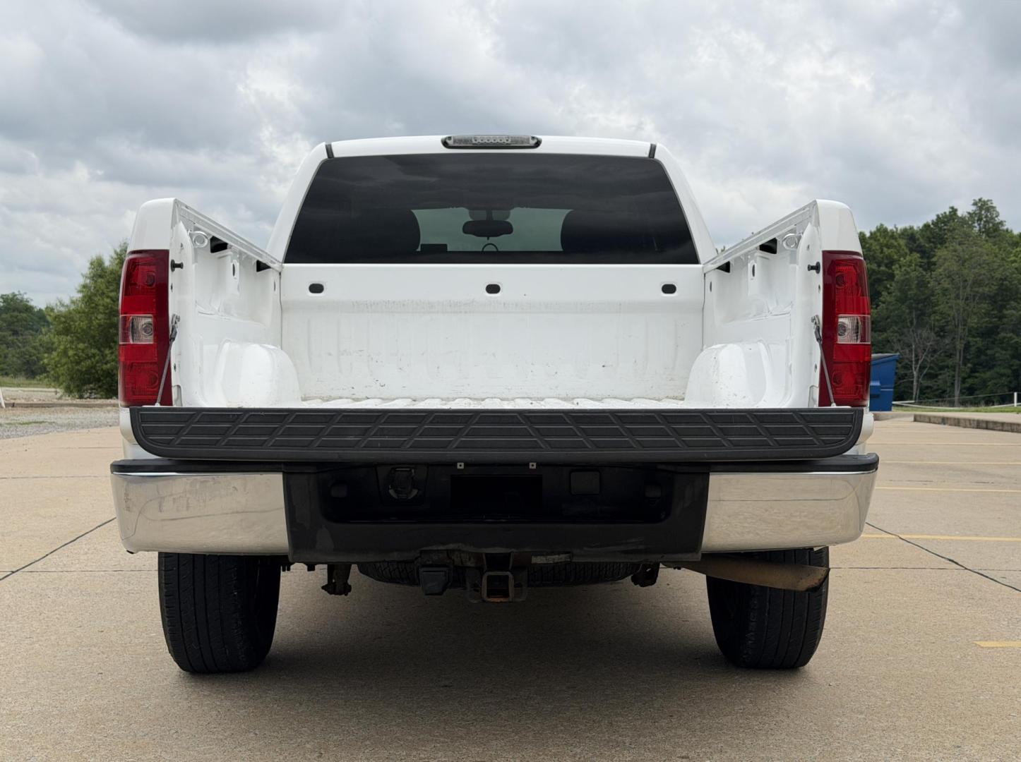 2008 WHITE /Black Chevrolet Silverado 1500 LT1 Ext. Cab Long Box 4WD (1GCEK19C48Z) with an 4.8L V8 engine, Automatic transmission, located at 2990 Old Orchard Rd., Jackson, MO, 63755, 37.354214, -89.612106 - 2008 Chevrolet Silverado 1500 LT 130xxx miles 4x4 4.8L V8 Automatic Cruise We have financing available and we accept trades! Fill out a credit application on our website or come by today! If you have any questions, give us a call at (573) 204-7777 or visit our website at firstautocredit.com. - Photo#18