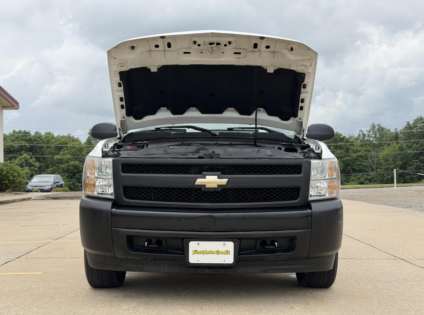 2008 WHITE /Black Chevrolet Silverado 1500 LT1 Ext. Cab Long Box 4WD (1GCEK19C48Z) with an 4.8L V8 engine, Automatic transmission, located at 2990 Old Orchard Rd., Jackson, MO, 63755, 37.354214, -89.612106 - 2008 Chevrolet Silverado 1500 LT 130xxx miles 4x4 4.8L V8 Automatic Cruise We have financing available and we accept trades! Fill out a credit application on our website or come by today! If you have any questions, give us a call at (573) 204-7777 or visit our website at firstautocredit.com. - Photo#26