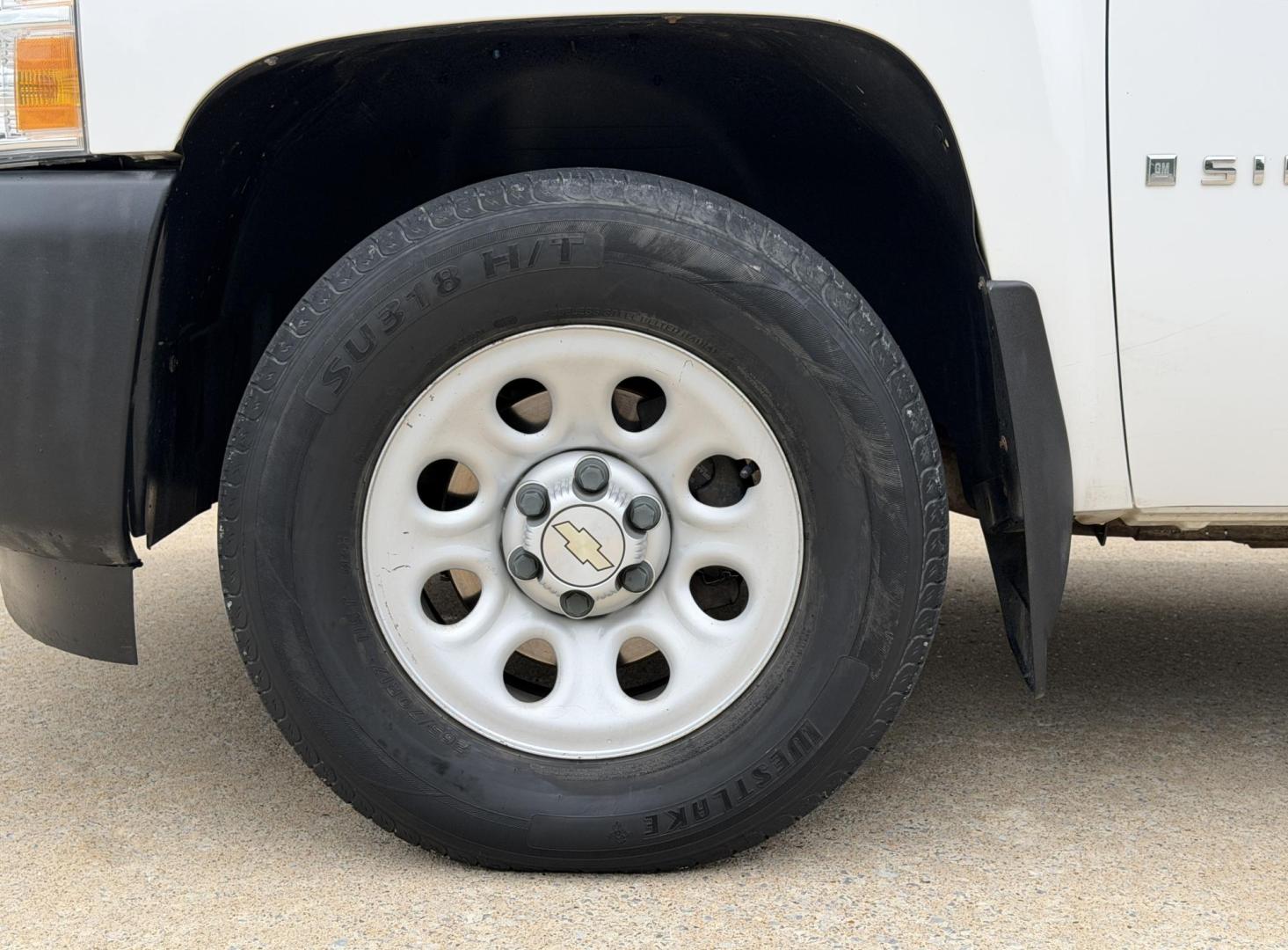 2008 WHITE /Black Chevrolet Silverado 1500 LT1 Ext. Cab Long Box 4WD (1GCEK19C48Z) with an 4.8L V8 engine, Automatic transmission, located at 2990 Old Orchard Rd., Jackson, MO, 63755, 37.354214, -89.612106 - 2008 Chevrolet Silverado 1500 LT 130xxx miles 4x4 4.8L V8 Automatic Cruise We have financing available and we accept trades! Fill out a credit application on our website or come by today! If you have any questions, give us a call at (573) 204-7777 or visit our website at firstautocredit.com. - Photo#29