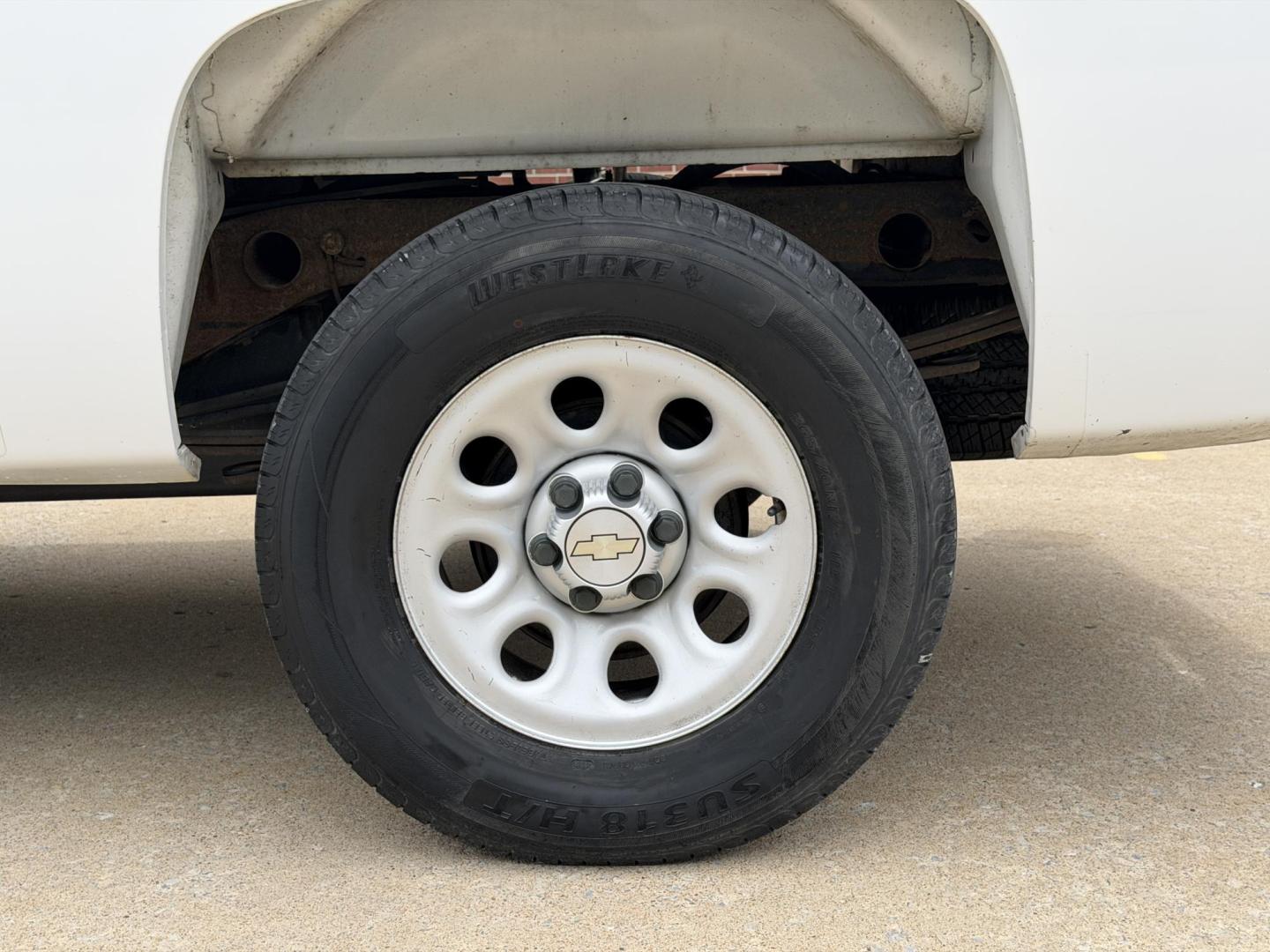 2008 WHITE /Black Chevrolet Silverado 1500 LT1 Ext. Cab Long Box 4WD (1GCEK19C48Z) with an 4.8L V8 engine, Automatic transmission, located at 2990 Old Orchard Rd., Jackson, MO, 63755, 37.354214, -89.612106 - 2008 Chevrolet Silverado 1500 LT 130xxx miles 4x4 4.8L V8 Automatic Cruise We have financing available and we accept trades! Fill out a credit application on our website or come by today! If you have any questions, give us a call at (573) 204-7777 or visit our website at firstautocredit.com. - Photo#30