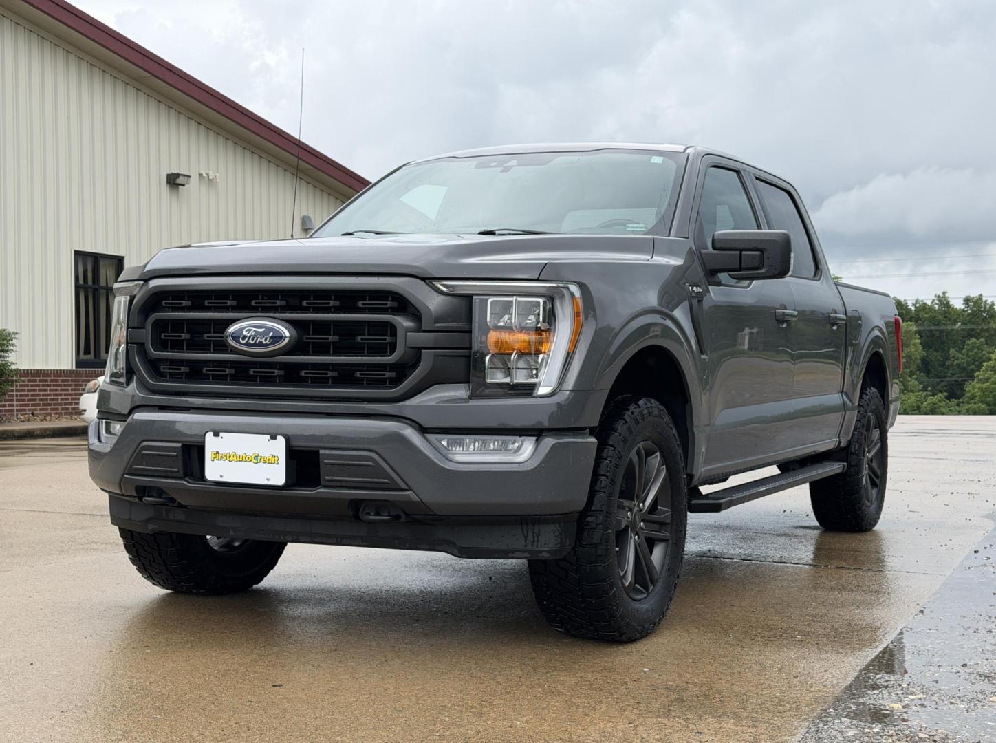 2021 GRAY /Black Ford F-150 XLTSuperCrew 5.5-ft. Bed 4WD (1FTFW1E82MK) with an 3.5L V6 engine, Automatic transmission, located at 2990 Old Orchard Rd., Jackson, MO, 63755, 37.354214, -89.612106 - 2021 Ford F-150 XLT 1-Owner 208xxx miles 4x4 3.5L V6 Automatic Leather Navigation Power/Heated Seats Backup Camera Sunroof Bluetooth Remote Start Cruise Power Windows/Locks/Mirrors We have financing available and we accept trades! Fill out a credit application on our website or come b - Photo#9