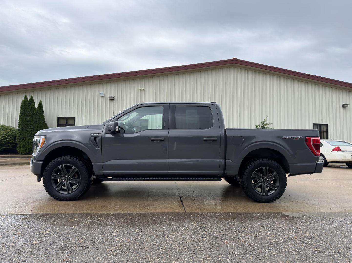 2021 GRAY /Black Ford F-150 XLTSuperCrew 5.5-ft. Bed 4WD (1FTFW1E82MK) with an 3.5L V6 engine, Automatic transmission, located at 2990 Old Orchard Rd., Jackson, MO, 63755, 37.354214, -89.612106 - 2021 Ford F-150 XLT 1-Owner 208xxx miles 4x4 3.5L V6 Automatic Leather Navigation Power/Heated Seats Backup Camera Sunroof Bluetooth Remote Start Cruise Power Windows/Locks/Mirrors We have financing available and we accept trades! Fill out a credit application on our website or come b - Photo#10