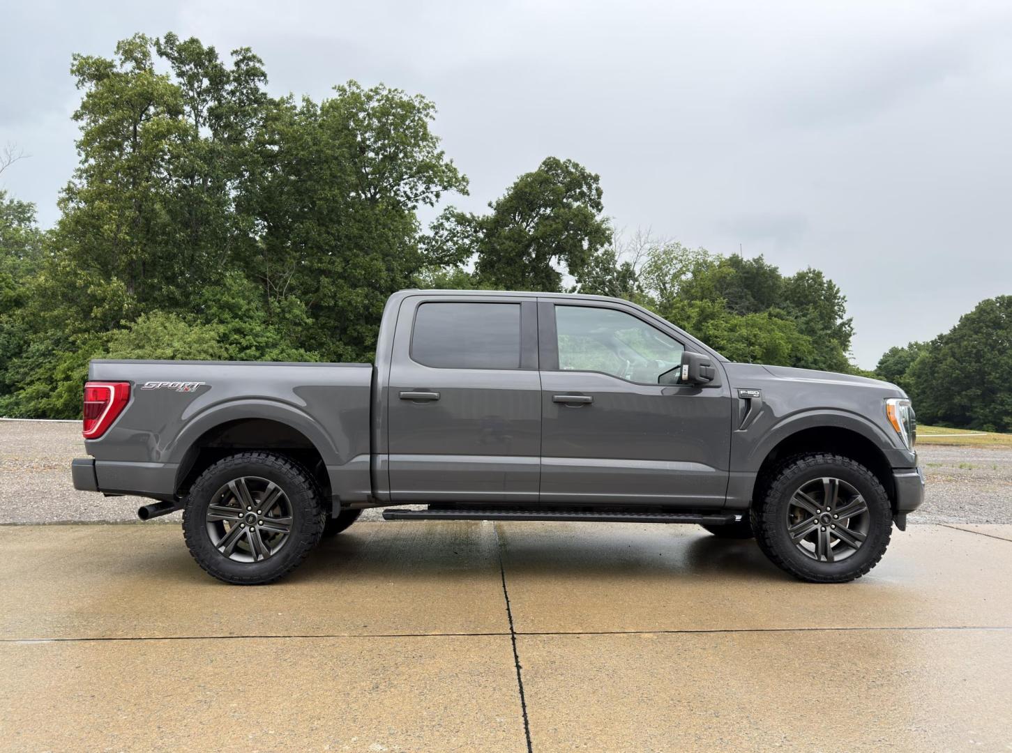 2021 GRAY /Black Ford F-150 XLTSuperCrew 5.5-ft. Bed 4WD (1FTFW1E82MK) with an 3.5L V6 engine, Automatic transmission, located at 2990 Old Orchard Rd., Jackson, MO, 63755, 37.354214, -89.612106 - 2021 Ford F-150 XLT 1-Owner 208xxx miles 4x4 3.5L V6 Automatic Leather Navigation Power/Heated Seats Backup Camera Sunroof Bluetooth Remote Start Cruise Power Windows/Locks/Mirrors We have financing available and we accept trades! Fill out a credit application on our website or come b - Photo#11