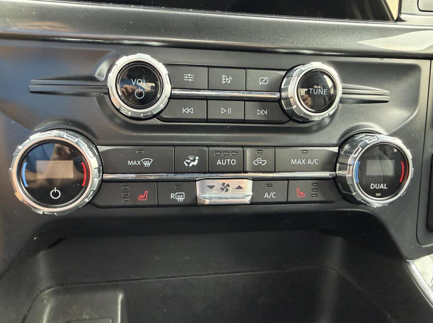 2021 GRAY /Black Ford F-150 XLTSuperCrew 5.5-ft. Bed 4WD (1FTFW1E82MK) with an 3.5L V6 engine, Automatic transmission, located at 2990 Old Orchard Rd., Jackson, MO, 63755, 37.354214, -89.612106 - 2021 Ford F-150 XLT 1-Owner 208xxx miles 4x4 3.5L V6 Automatic Leather Navigation Power/Heated Seats Backup Camera Sunroof Bluetooth Remote Start Cruise Power Windows/Locks/Mirrors We have financing available and we accept trades! Fill out a credit application on our website or come b - Photo#5