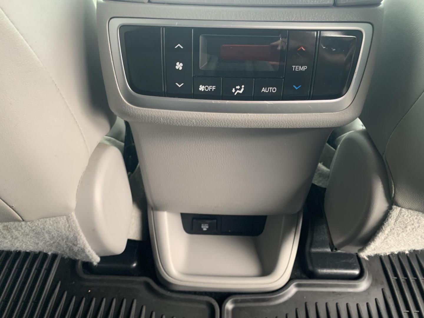 2015 WHITE /TAN Toyota Highlander Limited AWD V6 (5TDDKRFH1FS) with an 3.5L V6 DOHC 24V engine, Automatic transmission, located at 506 S. Kingshighway, Cape Girardeau, MO, 63703, (573) 235-5000, 37.294991, -89.553635 - 2015 Toyota Highlander Limited AWD V6 128,xxx miles All Wheel Drive 3rd. Row Leather Power Seat Sunroof Heated and cooled Seats Bluetooth Backup Camera Power Lift Gate Keyless entry Power windows/locks/mirrors We have financing available and we accept trades! Fill out a credit applica - Photo#15