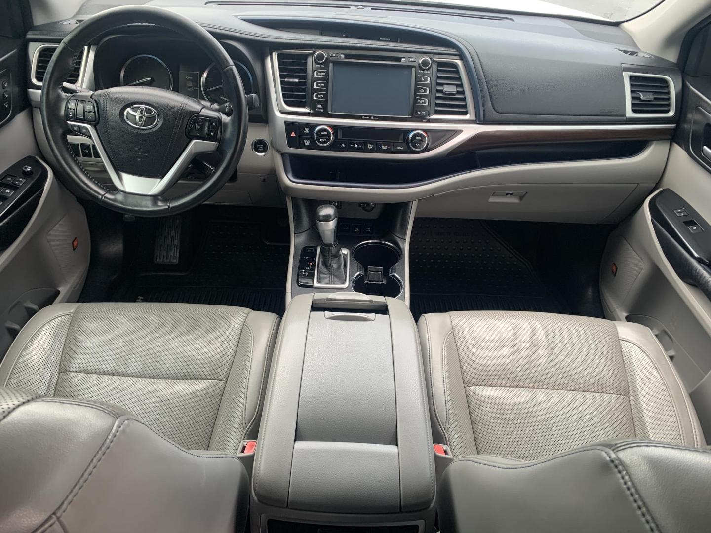 2015 WHITE /TAN Toyota Highlander Limited AWD V6 (5TDDKRFH1FS) with an 3.5L V6 DOHC 24V engine, Automatic transmission, located at 506 S. Kingshighway, Cape Girardeau, MO, 63703, (573) 235-5000, 37.294991, -89.553635 - 2015 Toyota Highlander Limited AWD V6 128,xxx miles All Wheel Drive 3rd. Row Leather Power Seat Sunroof Heated and cooled Seats Bluetooth Backup Camera Power Lift Gate Keyless entry Power windows/locks/mirrors We have financing available and we accept trades! Fill out a credit applica - Photo#16