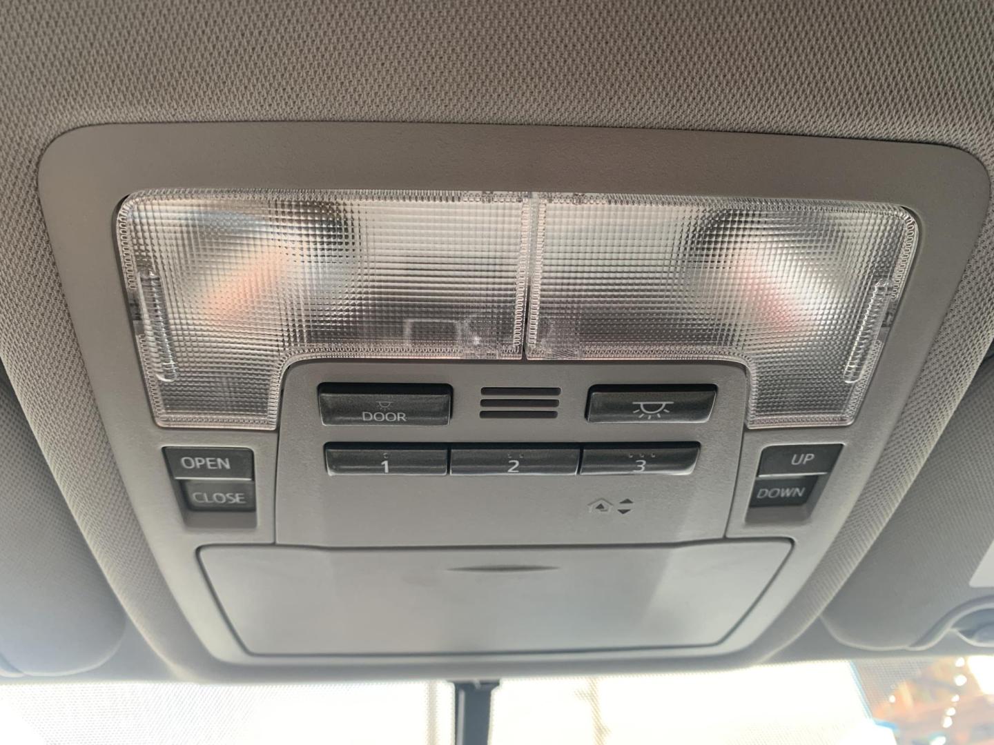 2015 WHITE /TAN Toyota Highlander Limited AWD V6 (5TDDKRFH1FS) with an 3.5L V6 DOHC 24V engine, Automatic transmission, located at 506 S. Kingshighway, Cape Girardeau, MO, 63703, (573) 235-5000, 37.294991, -89.553635 - 2015 Toyota Highlander Limited AWD V6 128,xxx miles All Wheel Drive 3rd. Row Leather Power Seat Sunroof Heated and cooled Seats Bluetooth Backup Camera Power Lift Gate Keyless entry Power windows/locks/mirrors We have financing available and we accept trades! Fill out a credit applica - Photo#29