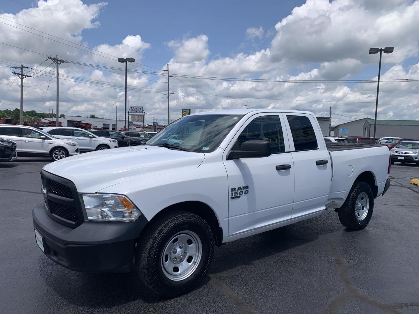 2021 WHITE /GRAY RAM 1500 Classic Tradesman Quad Cab 2WD (1C6RR6FG9MS) with an 3.6L V6 DOHC 24V FFV engine, Automatic transmission, located at 506 S. Kingshighway, Cape Girardeau, MO, 63703, (573) 235-5000, 37.294991, -89.553635 - 2021 RAM 1500 Classic Tradesman Quad Cab 2WD 137,xxx miles One Owner Bluetooth Backup Camera Rear wheel drive Power windows/locks/mirrors We have financing available and we accept trades! Fill out a credit application on our website or come by today! If you have any questions, give us a call - Photo#3