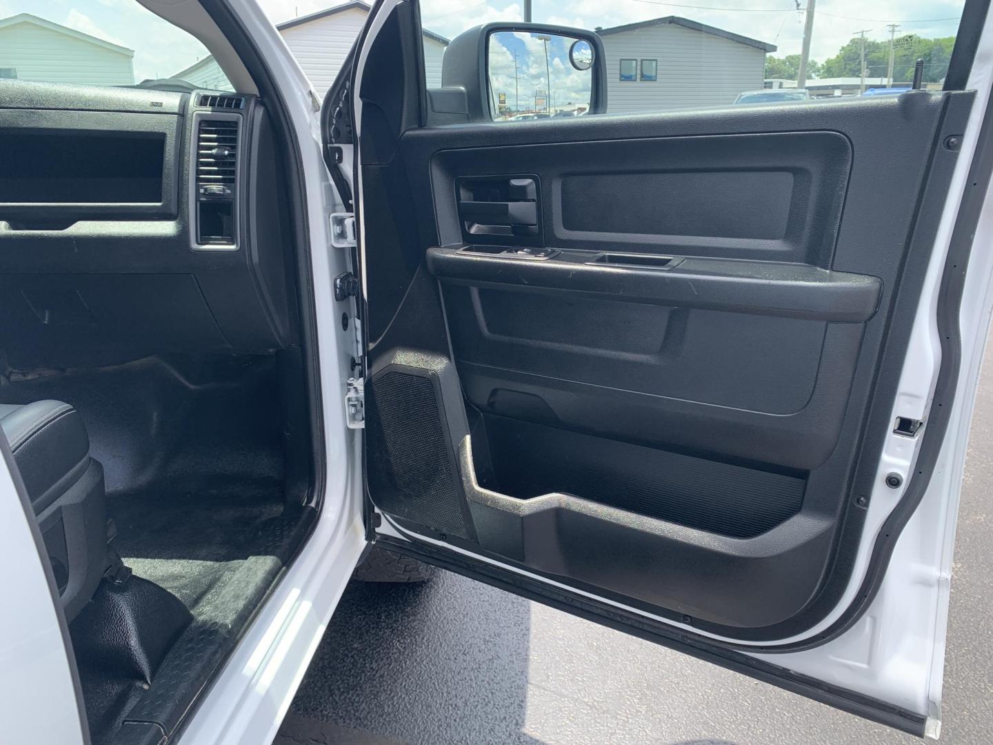 2021 WHITE /GRAY RAM 1500 Classic Tradesman Quad Cab 2WD (1C6RR6FG9MS) with an 3.6L V6 DOHC 24V FFV engine, Automatic transmission, located at 506 S. Kingshighway, Cape Girardeau, MO, 63703, (573) 235-5000, 37.294991, -89.553635 - 2021 RAM 1500 Classic Tradesman Quad Cab 2WD 137,xxx miles One Owner Bluetooth Backup Camera Rear wheel drive Power windows/locks/mirrors We have financing available and we accept trades! Fill out a credit application on our website or come by today! If you have any questions, give us a call - Photo#10