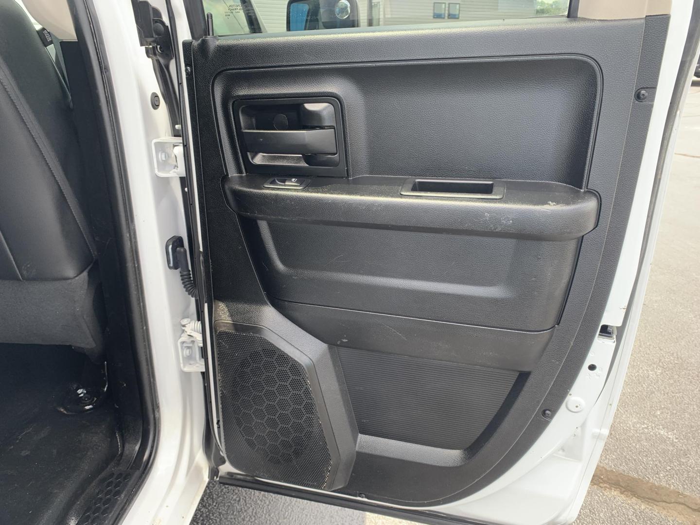 2021 WHITE /GRAY RAM 1500 Classic Tradesman Quad Cab 2WD (1C6RR6FG9MS) with an 3.6L V6 DOHC 24V FFV engine, Automatic transmission, located at 506 S. Kingshighway, Cape Girardeau, MO, 63703, (573) 235-5000, 37.294991, -89.553635 - 2021 RAM 1500 Classic Tradesman Quad Cab 2WD 137,xxx miles One Owner Bluetooth Backup Camera Rear wheel drive Power windows/locks/mirrors We have financing available and we accept trades! Fill out a credit application on our website or come by today! If you have any questions, give us a call - Photo#12