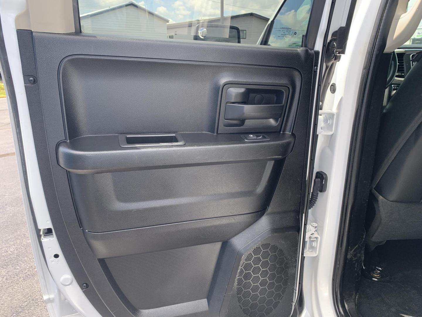 2021 WHITE /GRAY RAM 1500 Classic Tradesman Quad Cab 2WD (1C6RR6FG9MS) with an 3.6L V6 DOHC 24V FFV engine, Automatic transmission, located at 506 S. Kingshighway, Cape Girardeau, MO, 63703, (573) 235-5000, 37.294991, -89.553635 - 2021 RAM 1500 Classic Tradesman Quad Cab 2WD 137,xxx miles One Owner Bluetooth Backup Camera Rear wheel drive Power windows/locks/mirrors We have financing available and we accept trades! Fill out a credit application on our website or come by today! If you have any questions, give us a call - Photo#14