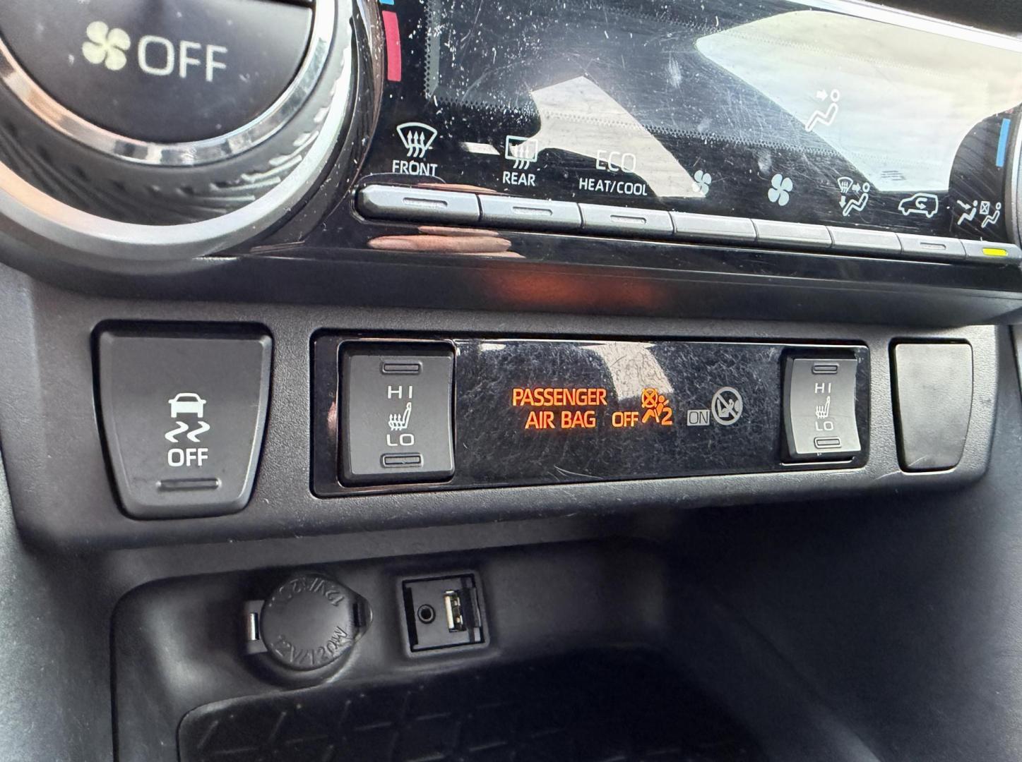 2019 WHITE /Black Toyota RAV4 Hybrid XSE (2T3EWRFV5KW) with an 2.5L 4 Cyl. HYBRID engine, CVT transmission, located at 2990 Old Orchard Rd., Jackson, MO, 63755, 37.354214, -89.612106 - 2019 Toyota RAV4 XSE Hybrid 74xxx miles All Wheel Drive 2.5L 4 Cyl. Hybrid Automatic Leather Backup Camera Power Driver Seat Backup Camera Sunroof Bluetooth Cruise Power Windows/Locks/Mirrors We have financing available and we accept trades! Fill out a credit application on our website - Photo#3