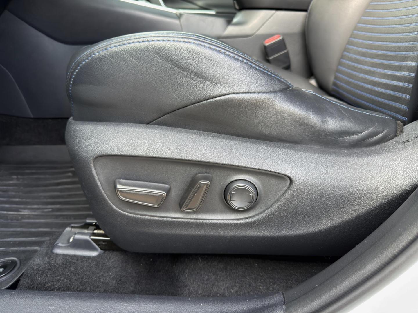 2019 WHITE /Black Toyota RAV4 Hybrid XSE (2T3EWRFV5KW) with an 2.5L 4 Cyl. HYBRID engine, CVT transmission, located at 2990 Old Orchard Rd., Jackson, MO, 63755, 37.354214, -89.612106 - 2019 Toyota RAV4 XSE Hybrid 74xxx miles All Wheel Drive 2.5L 4 Cyl. Hybrid Automatic Leather Backup Camera Power Driver Seat Backup Camera Sunroof Bluetooth Cruise Power Windows/Locks/Mirrors We have financing available and we accept trades! Fill out a credit application on our website - Photo#5