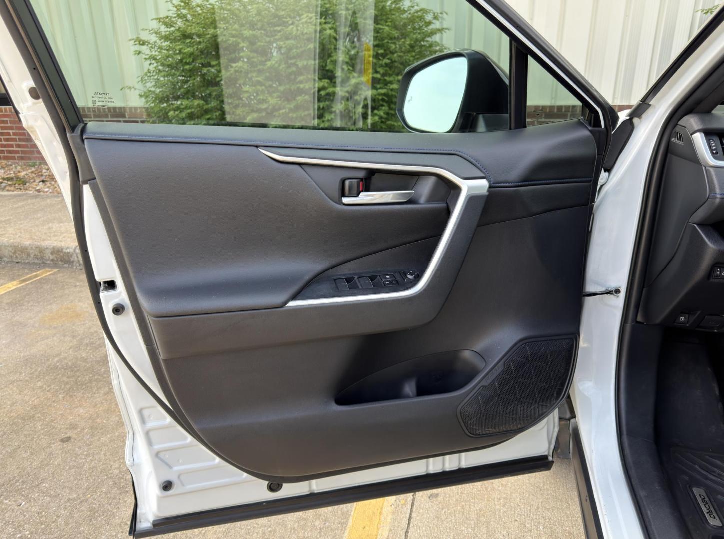 2019 WHITE /Black Toyota RAV4 Hybrid XSE (2T3EWRFV5KW) with an 2.5L 4 Cyl. HYBRID engine, CVT transmission, located at 2990 Old Orchard Rd., Jackson, MO, 63755, 37.354214, -89.612106 - 2019 Toyota RAV4 XSE Hybrid 74xxx miles All Wheel Drive 2.5L 4 Cyl. Hybrid Automatic Leather Backup Camera Power Driver Seat Backup Camera Sunroof Bluetooth Cruise Power Windows/Locks/Mirrors We have financing available and we accept trades! Fill out a credit application on our website - Photo#13