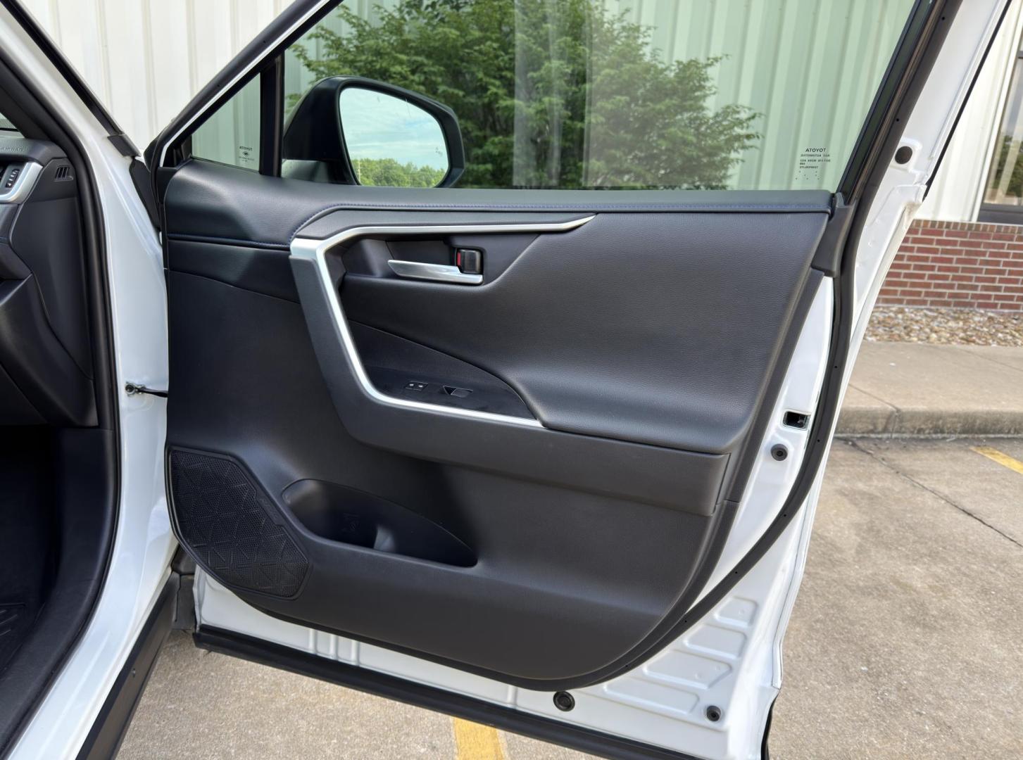2019 WHITE /Black Toyota RAV4 Hybrid XSE (2T3EWRFV5KW) with an 2.5L 4 Cyl. HYBRID engine, CVT transmission, located at 2990 Old Orchard Rd., Jackson, MO, 63755, 37.354214, -89.612106 - 2019 Toyota RAV4 XSE Hybrid 74xxx miles All Wheel Drive 2.5L 4 Cyl. Hybrid Automatic Leather Backup Camera Power Driver Seat Backup Camera Sunroof Bluetooth Cruise Power Windows/Locks/Mirrors We have financing available and we accept trades! Fill out a credit application on our website - Photo#15
