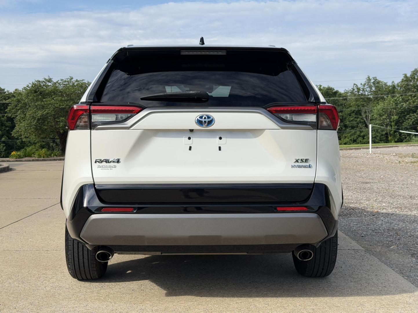 2019 WHITE /Black Toyota RAV4 Hybrid XSE (2T3EWRFV5KW) with an 2.5L 4 Cyl. HYBRID engine, CVT transmission, located at 2990 Old Orchard Rd., Jackson, MO, 63755, 37.354214, -89.612106 - 2019 Toyota RAV4 XSE Hybrid 74xxx miles All Wheel Drive 2.5L 4 Cyl. Hybrid Automatic Leather Backup Camera Power Driver Seat Backup Camera Sunroof Bluetooth Cruise Power Windows/Locks/Mirrors We have financing available and we accept trades! Fill out a credit application on our website - Photo#11