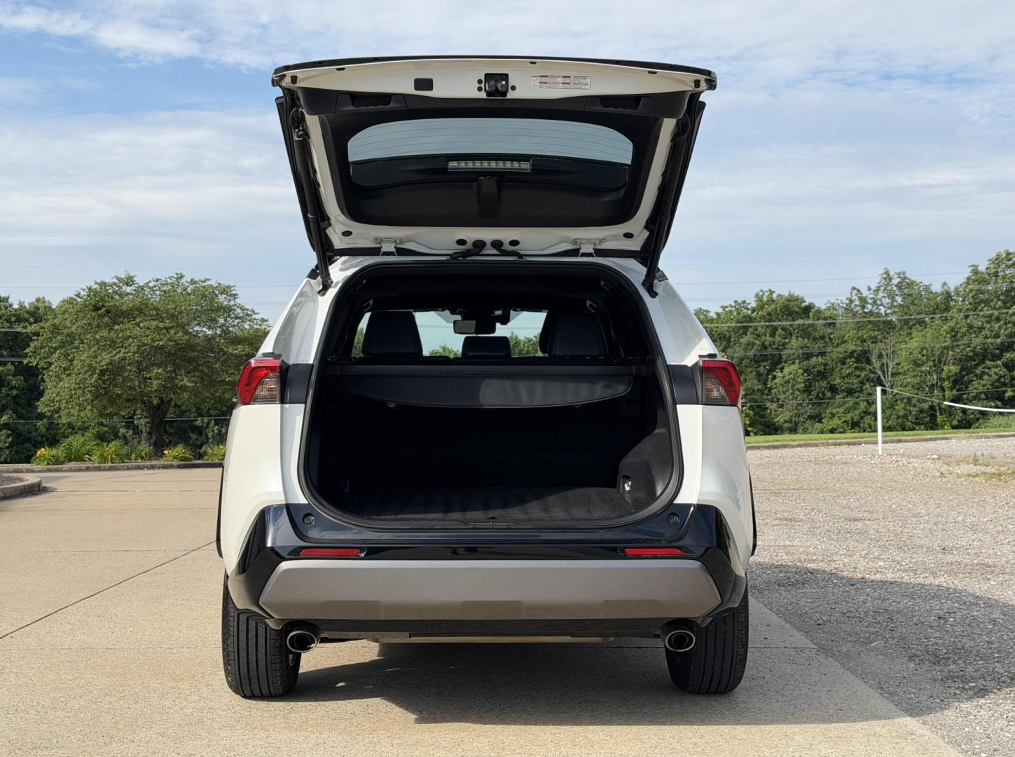 2019 WHITE /Black Toyota RAV4 Hybrid XSE (2T3EWRFV5KW) with an 2.5L 4 Cyl. HYBRID engine, CVT transmission, located at 2990 Old Orchard Rd., Jackson, MO, 63755, 37.354214, -89.612106 - 2019 Toyota RAV4 XSE Hybrid 74xxx miles All Wheel Drive 2.5L 4 Cyl. Hybrid Automatic Leather Backup Camera Power Driver Seat Backup Camera Sunroof Bluetooth Cruise Power Windows/Locks/Mirrors We have financing available and we accept trades! Fill out a credit application on our website - Photo#19